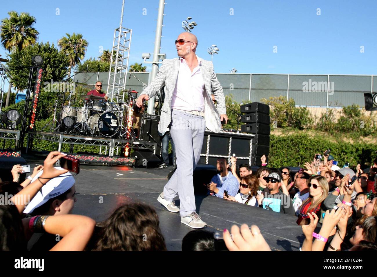 Pitbull suona al concerto di calcio della Coppa del mondo MTV Tr3s 'Rock N' Gol' presso l'Home Depot Center. Carson, California. 03/31/10. Foto Stock