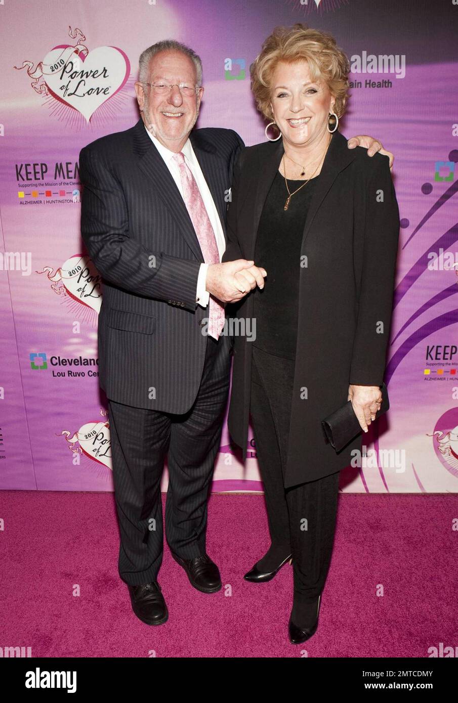 Il sindaco Oscar Goodman e la moglie Carolyn Goodman al Keep Memory Alive's Power of Love Gala a vantaggio della Cleveland Clinic Lou Ruvo Center for Brain Health a Las Vegas, NV. 2/27/10. . Foto Stock