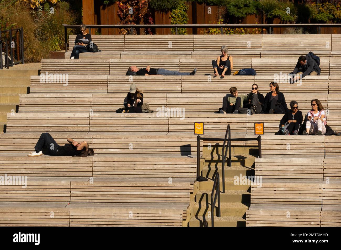 Parco di Little Island al molo 55 nel fiume Hudson a Manhattan, New York City Foto Stock