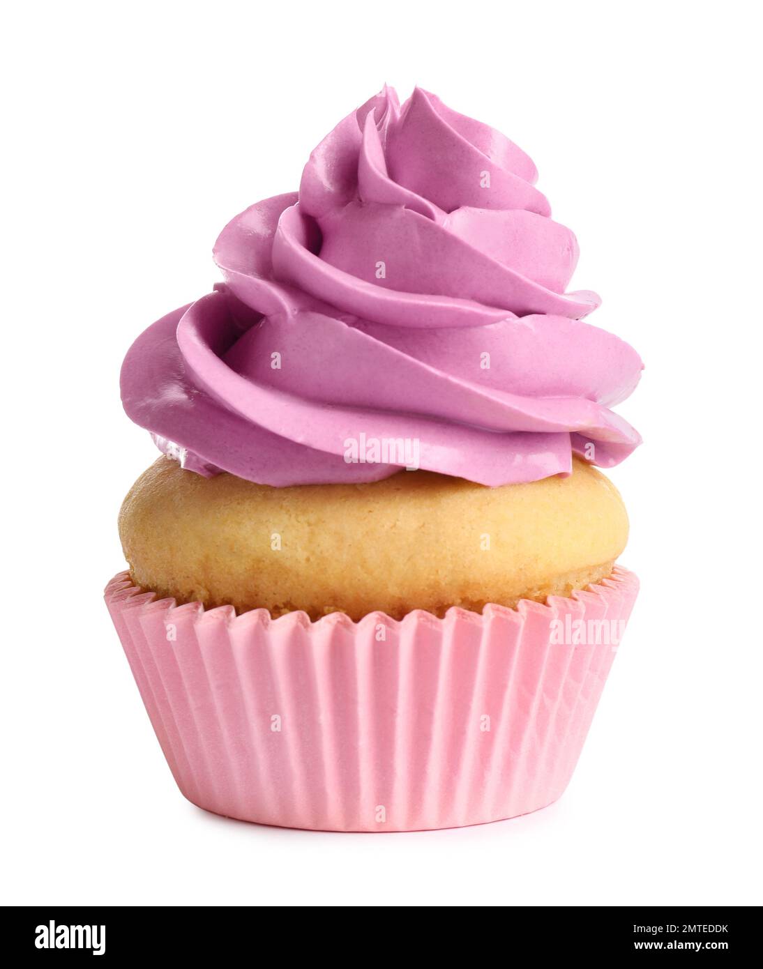 Delizioso cupcake di compleanno con crema di burro isolato su bianco Foto Stock