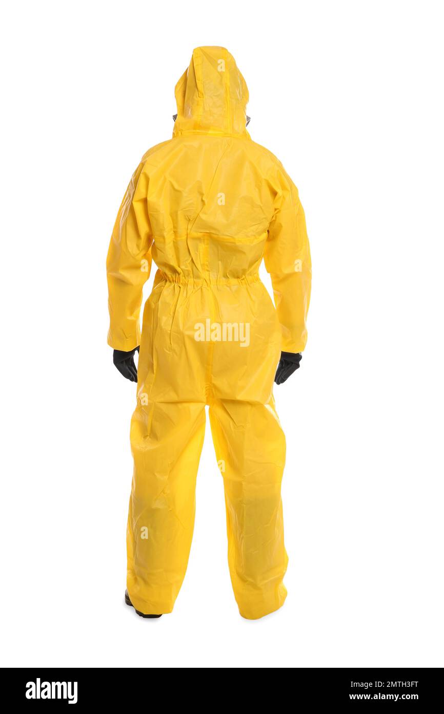 Uomo che indossa tuta protettiva chimica su sfondo bianco, vista posteriore. Ricerca sui virus Foto Stock