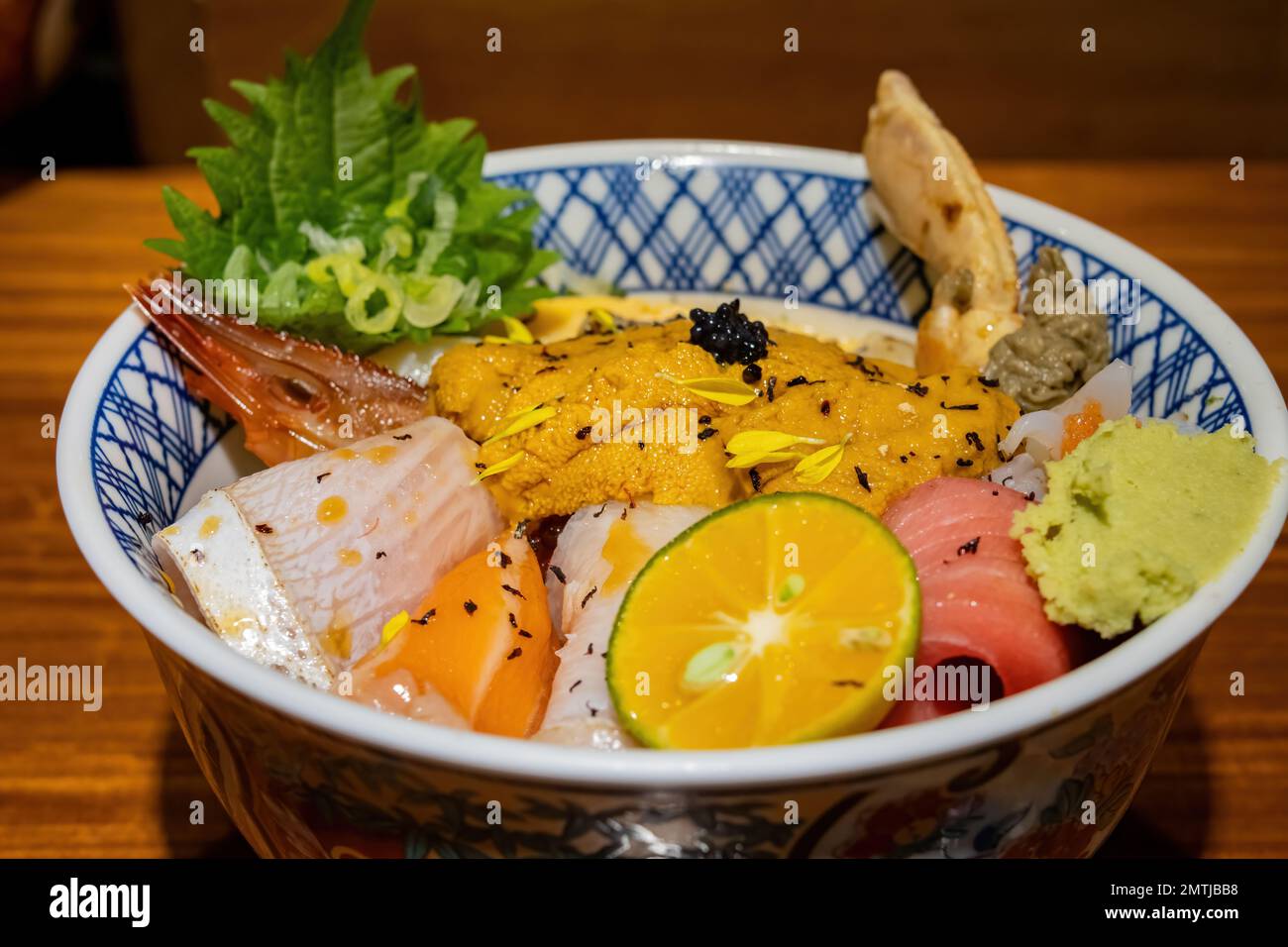 Primo piano di Seafood Donburi a Taipei, Taiwan Foto Stock