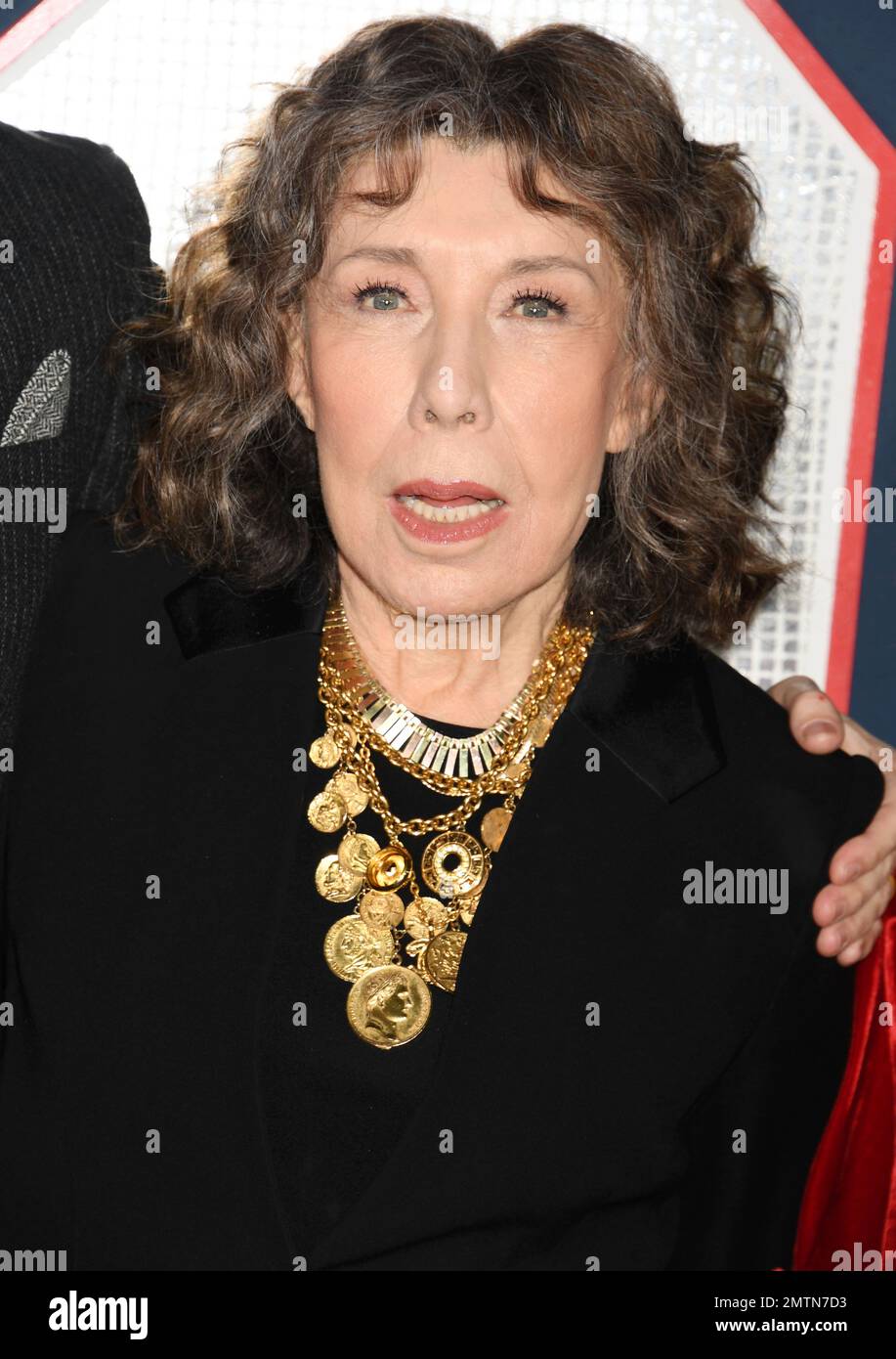 Los Angeles, California. 31st Jan, 2023. Lily Tomlin partecipa alla prima proiezione di Los Angeles di Paramount Pictures '80 for Brady' al Regency Village Theatre il 31 gennaio 2023 a Los Angeles, California. Credit: Jeffrey Mayer/JTM Photos/Media Punch/Alamy Live News Foto Stock