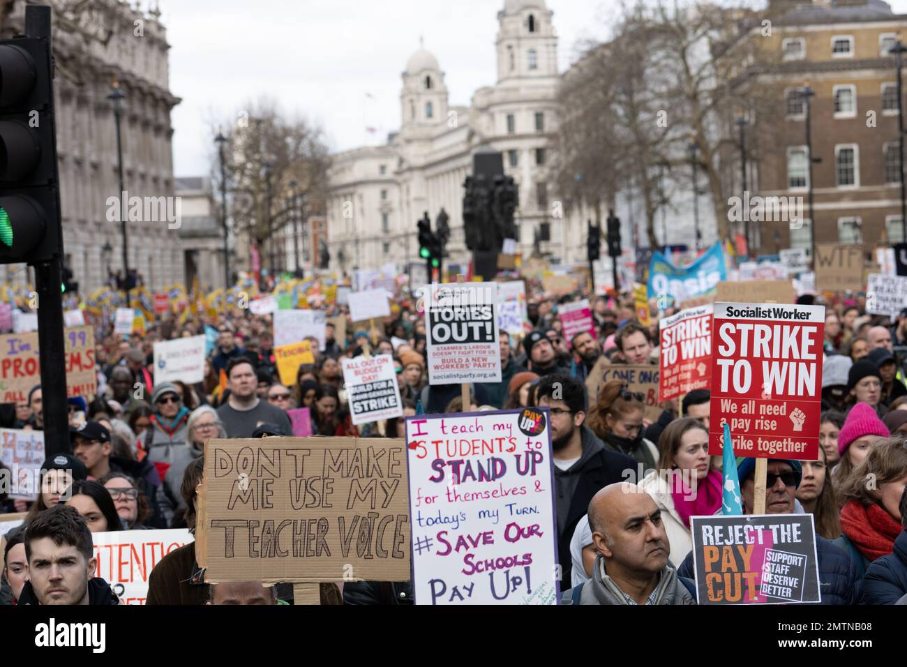 Londra, Regno Unito. 1st Feb, 2023. Insegnanti e funzionari di grande impatto marzo nel centro di Londra Credit: Ian Davidson/Alamy Live News Foto Stock