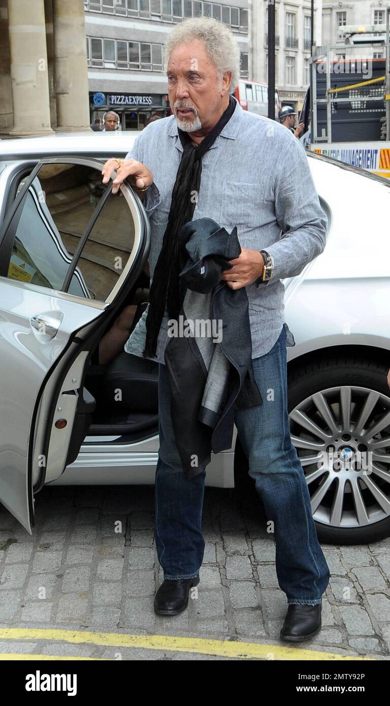 Il leggendario cantante Sir Tom Jones, che ha girato 70 anni il mese