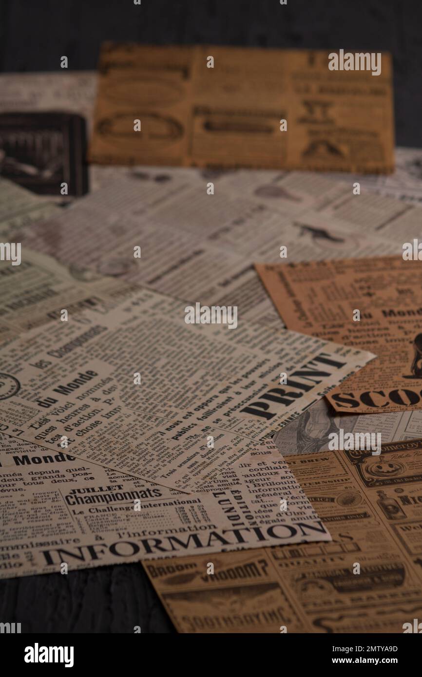 sfondi fotografici da ritagli di vecchi giornali primo piano Foto Stock