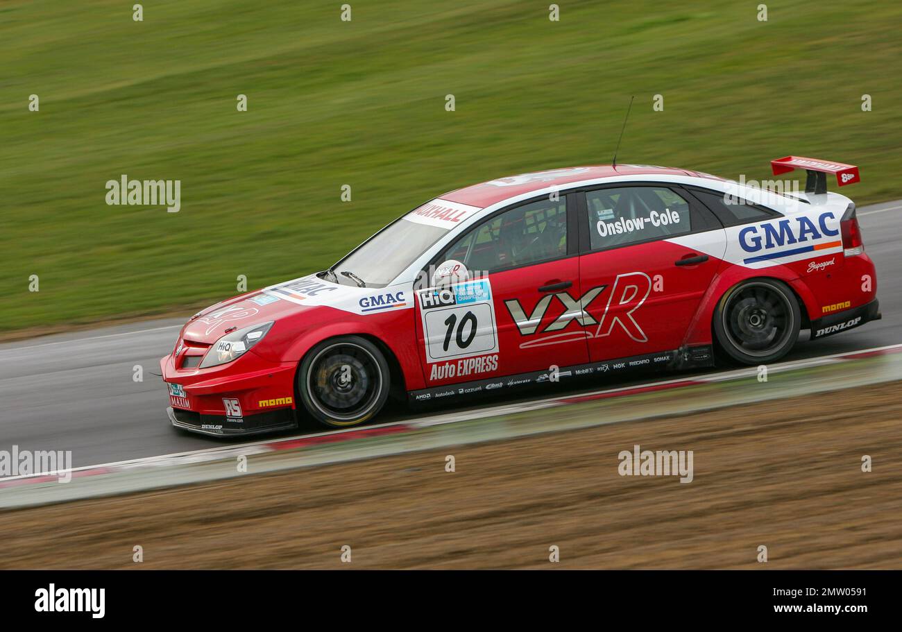 Tom Onslow-Cole alla guida della VX Racing Vauxhall Vectra al primo round del campionato BTCC 2008 di Brands Hatch. Foto Stock