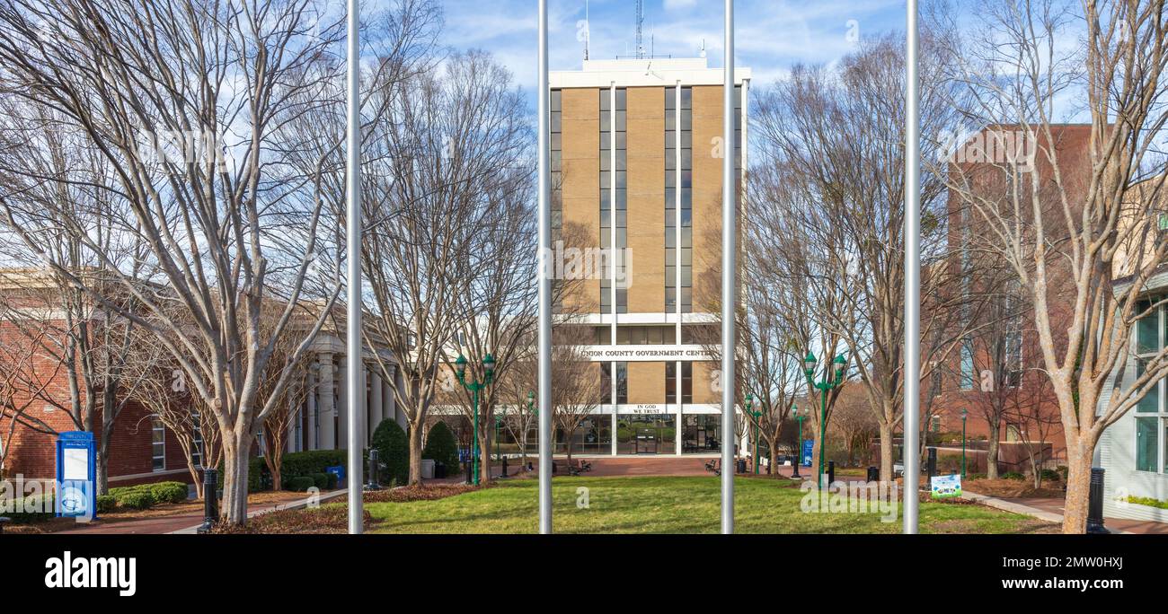 MONROE, North Carolina, USA-28 GENNAIO 2023: Campus della Union County Government, sede del Government Center, del Judicial Center e dello storico edificio degli uffici postali. Foto Stock
