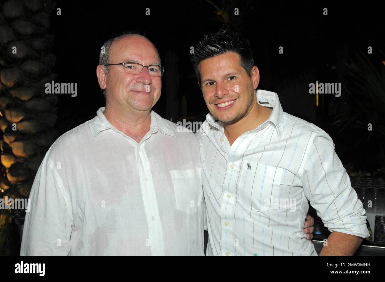 ESCLUSIVO!! Gli ospiti dell'ABC's Ugly Betty season 4 prima tappeto rosso dopo la festa al Cain at the Cove at Atlantis, Paradise Island, Bahamas. 10/3/09. Foto Stock