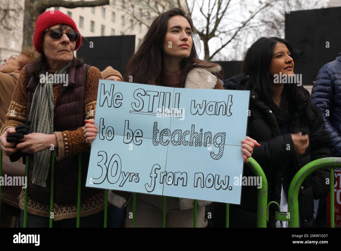 LONDRA, 1st febbraio 2023, 40.000 membri sindacali di spordio marciano attraverso Londra per protestare su retribuzione, condizioni di lavoro e finanziamenti. Foto Stock