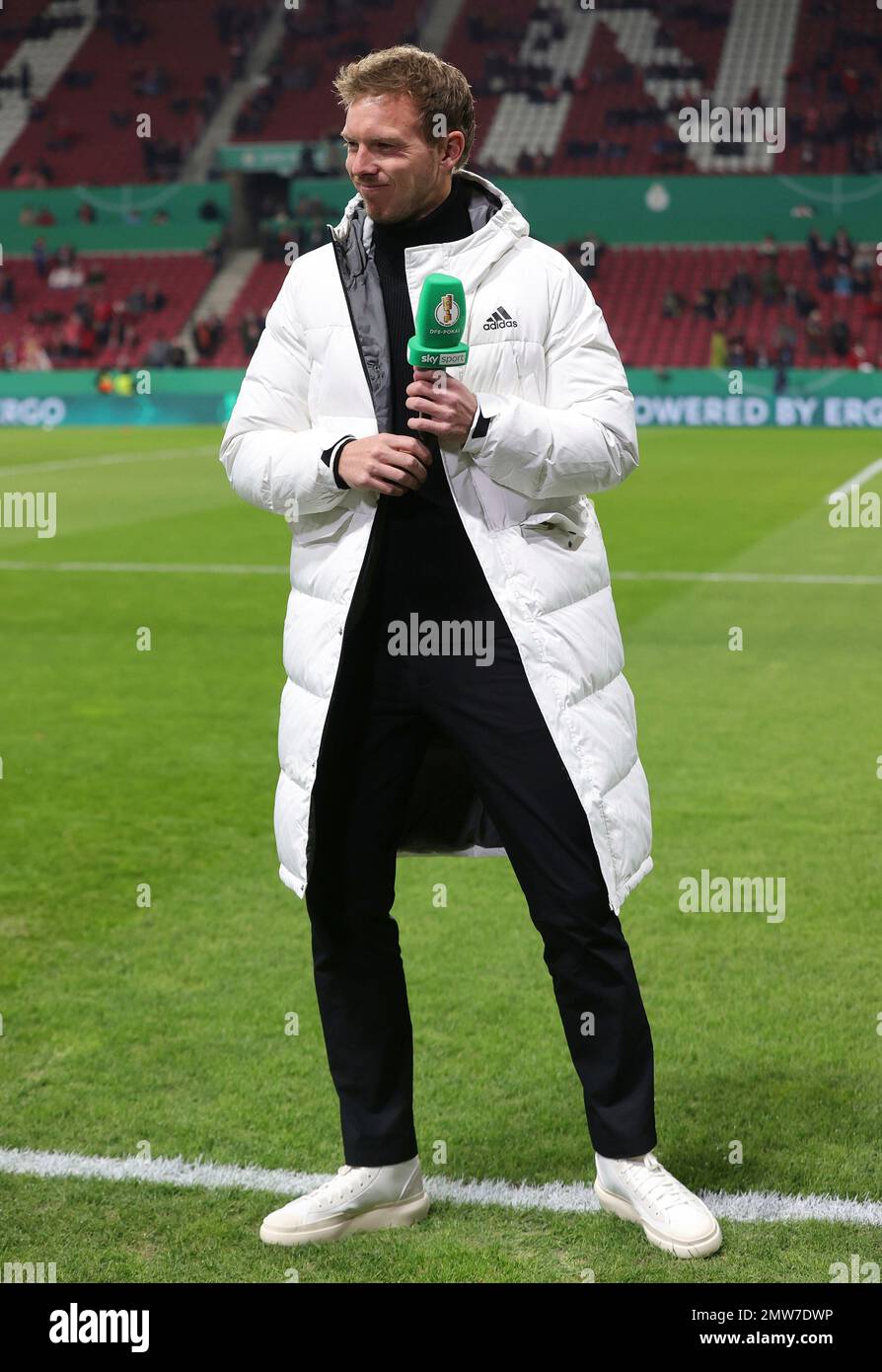 Magonza, Germania. 01st Feb, 2023. Primo : 1st Febbraio 2023, Calcio, Coppa DFB, Stagione 2022/2023, Round of 16, FSV FSV FSV Mainz 05 - FC Bayern Monaco tutto in bianco - allenatore Julian NAGELSMANN, Baviera in bianco ADIDAS Coat Credit: dpa/Alamy Live News Foto Stock