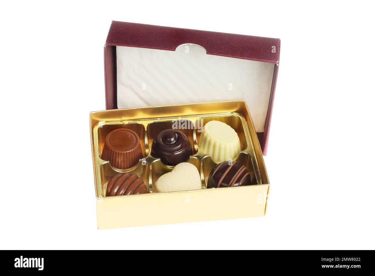 Piccola scatola regalo al cioccolato isolata contro il bianco Foto Stock