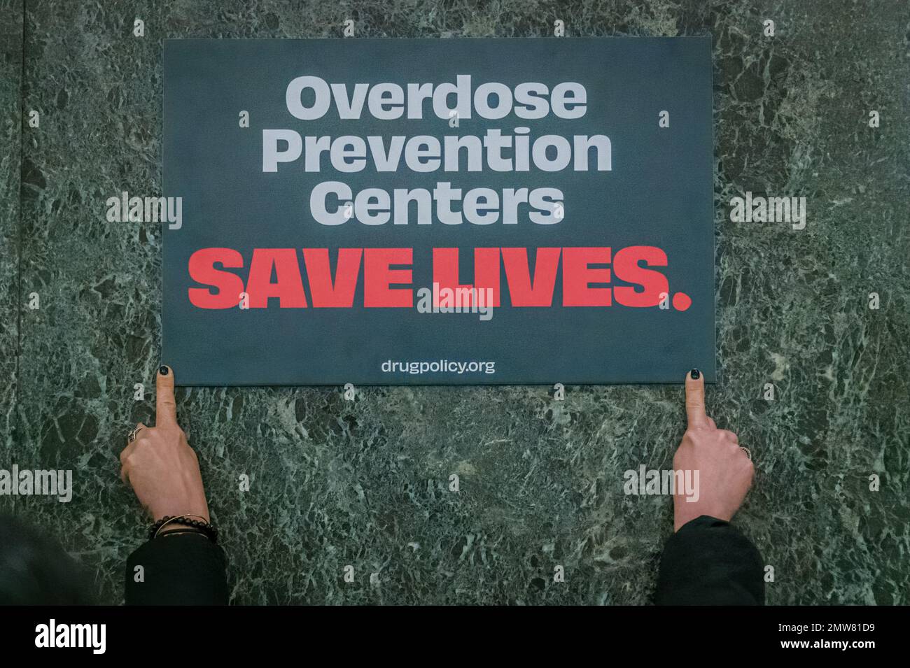 STATI UNITI. 31st Jan, 2023. Il 31 gennaio 2023 VOCAL-NY si è riunito presso la War Room del Campidoglio dello Stato di New York con alleati, tra cui membri della Drug Policy Alliance, OnPoint NYC, P.A.I.N Sackler, Housing Works e personale dei primi Centri di prevenzione dell'Overdose della nazione, Per una conferenza stampa per spingere indietro contro i piani proposti dal governatore Hochul per aumentare la criminalizzazione per affrontare la crisi da overdose, e chiedere ai legislatori di attuare strategie di riduzione del danno che in realtà salvare vite umane. (Foto di Erik McGregor/Sipa USA) Credit: Sipa USA/Alamy Live News Foto Stock