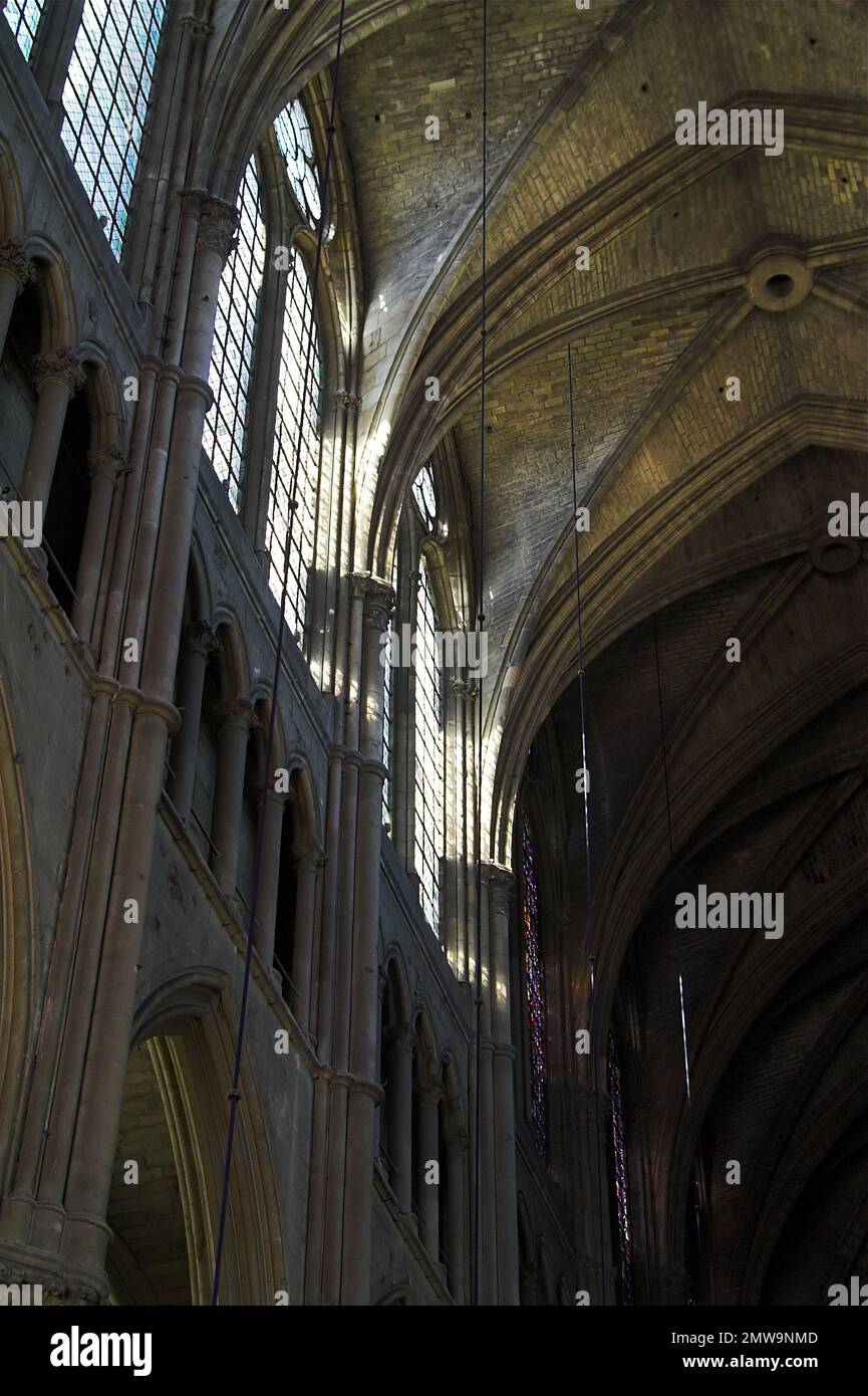 Reims, Francja, Francia, Frankreich, Cathédrale Notre-Dame, Cattedrale di nostra Signora, interno, interno, Croce costola volta a coste; Kreuzrippengewölbe, nawa Foto Stock