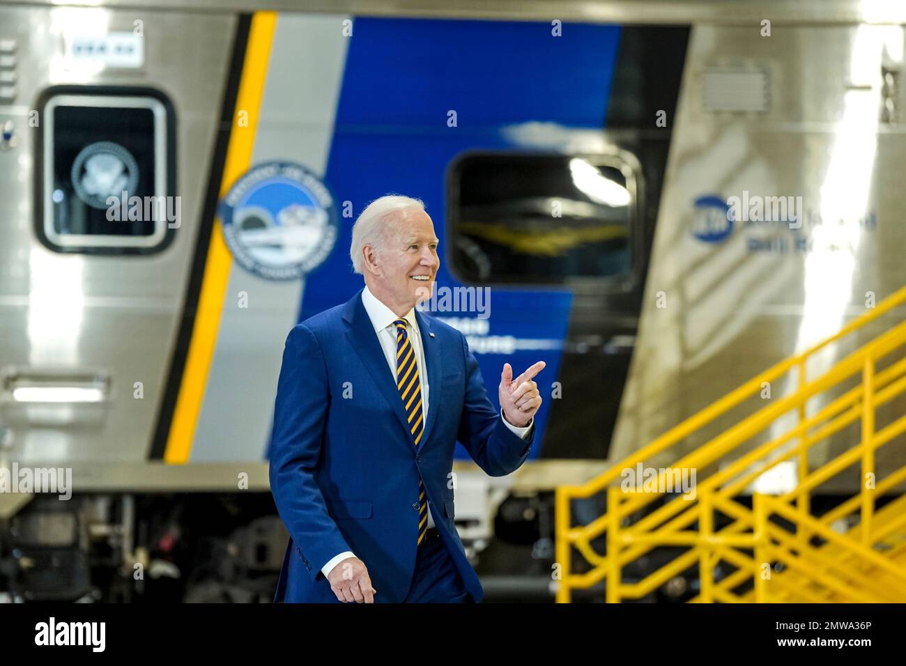 New York City, Stati Uniti d'America. 31 gennaio 2023. Il presidente degli Stati Uniti Joe Biden arriva per esprimere le proprie osservazioni presso il sito di costruzione del progetto del tunnel Hudson mentre mette in evidenza il suo piano di infrastrutture bipartisan presso il West Side Rail Yard, 31 gennaio 2023 a New York City. Credit: Adam Schultz/White House Photo/Alamy Live News Foto Stock