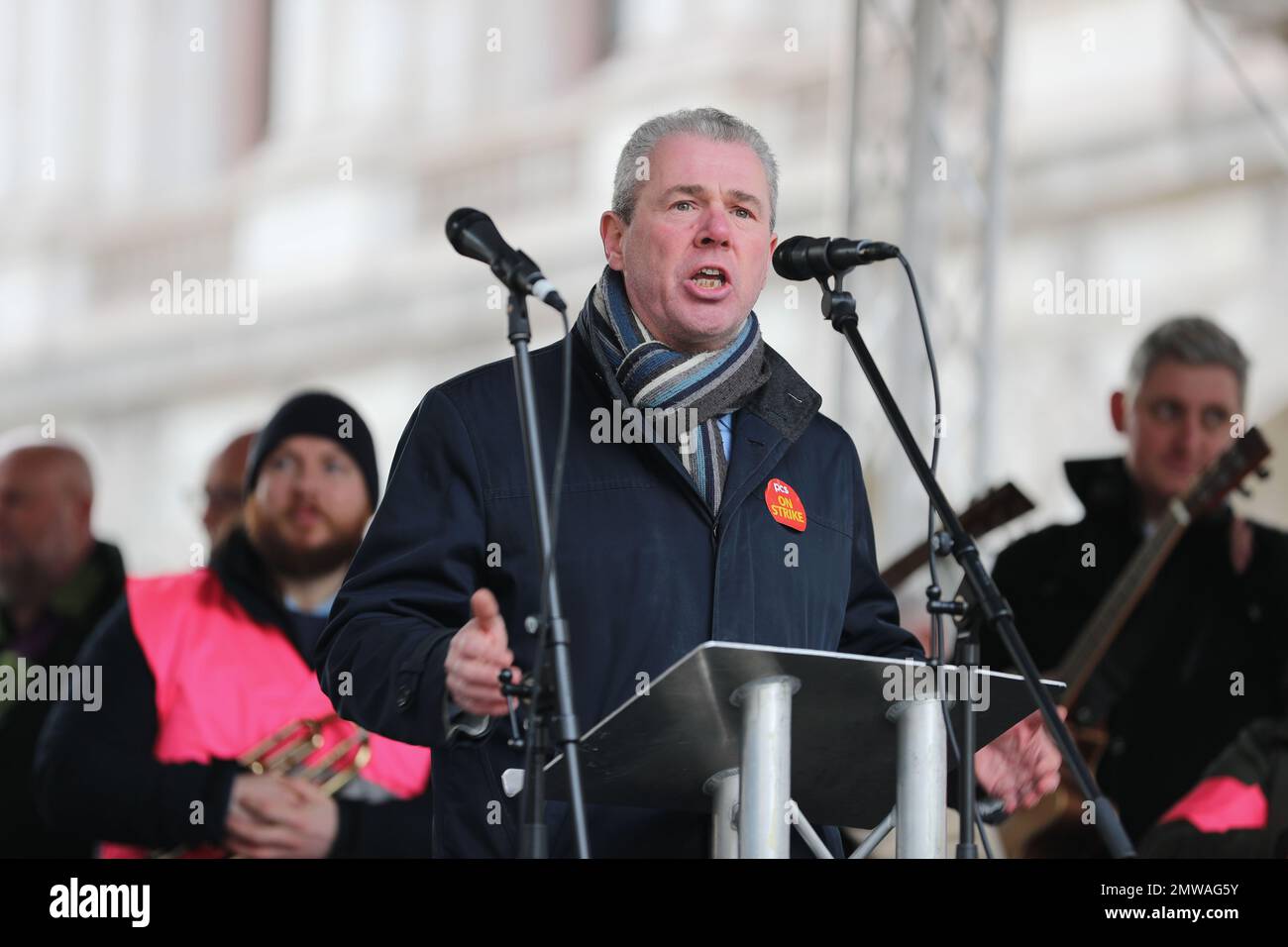 LONDRA, 1st febbraio 2023, il Segretario Generale DELLA PCS Union Paul Serwotka ha tenuto un discorso mentre 40.000 membri sindacali che si sono battuti per Londra per protestare contro retribuzioni, condizioni di lavoro e finanziamenti. Foto Stock