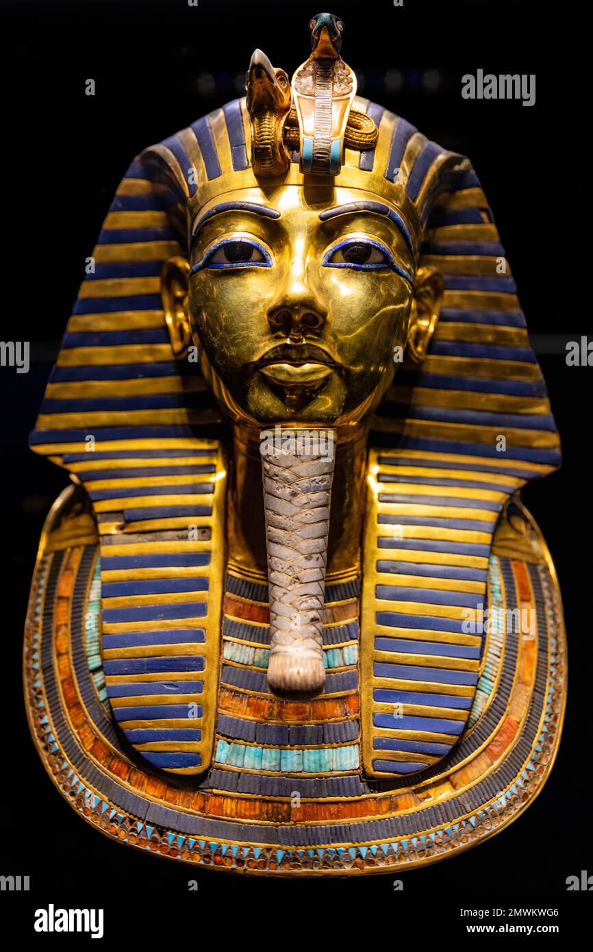 La maschera d'oro del re Tutankhamon al Museo Egizio, il Cairo, Egitto Foto Stock