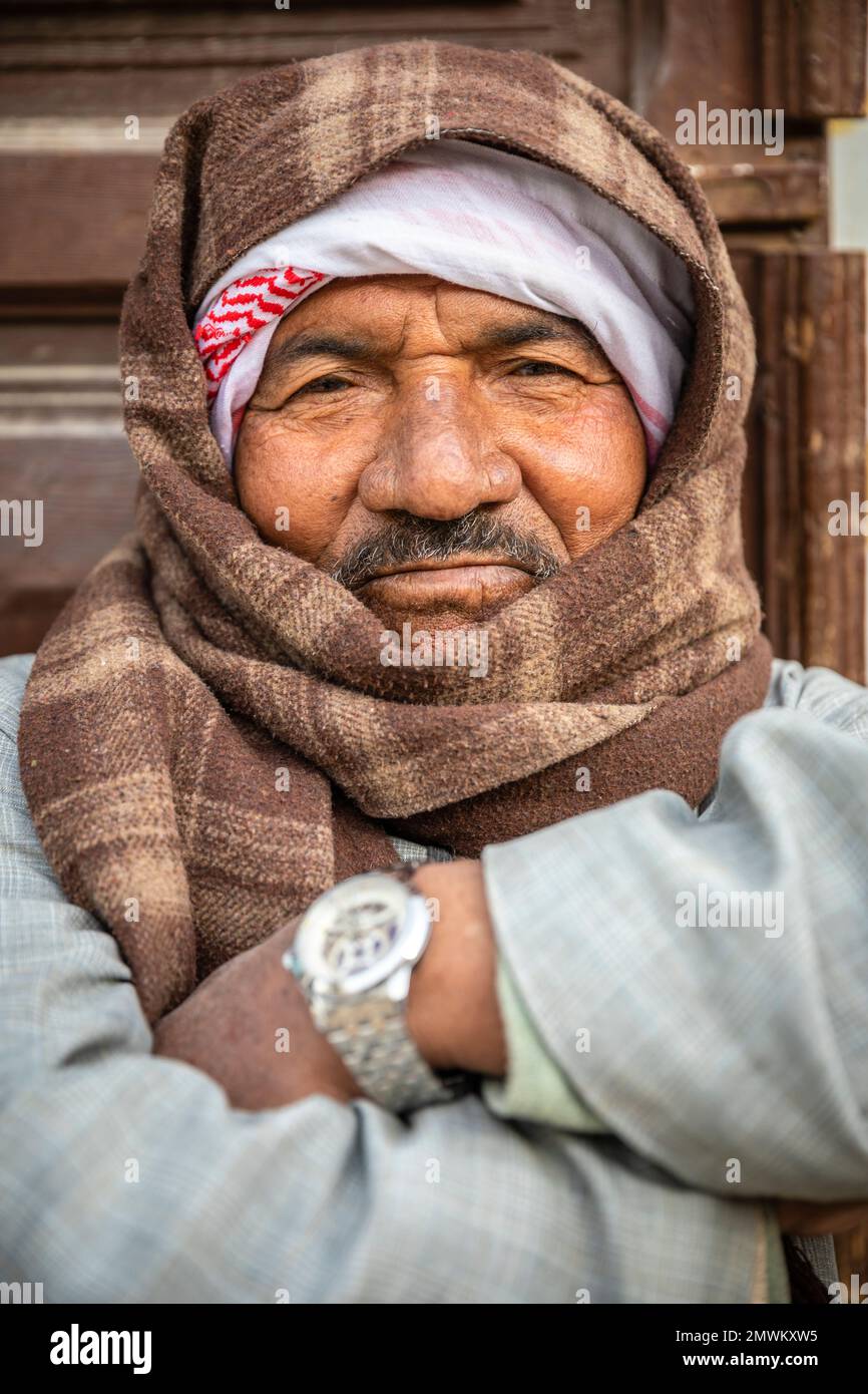 Ritratto dell'uomo egiziano al villaggio di Tunisi, Lago Qarun, Egitto Foto Stock