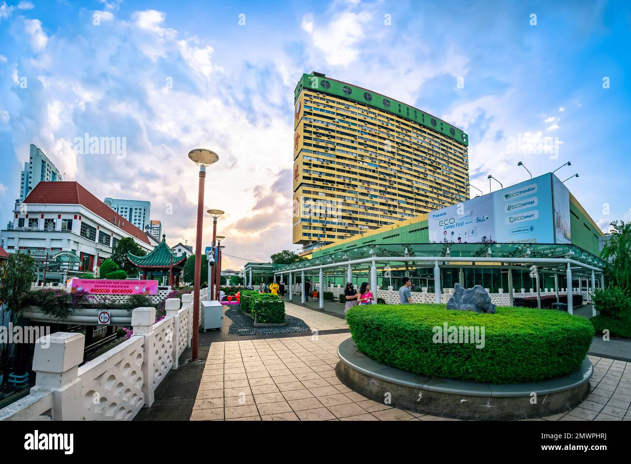 Splendido paesaggio urbano intorno al quartiere di Chinatown a Singapore. Foto Stock