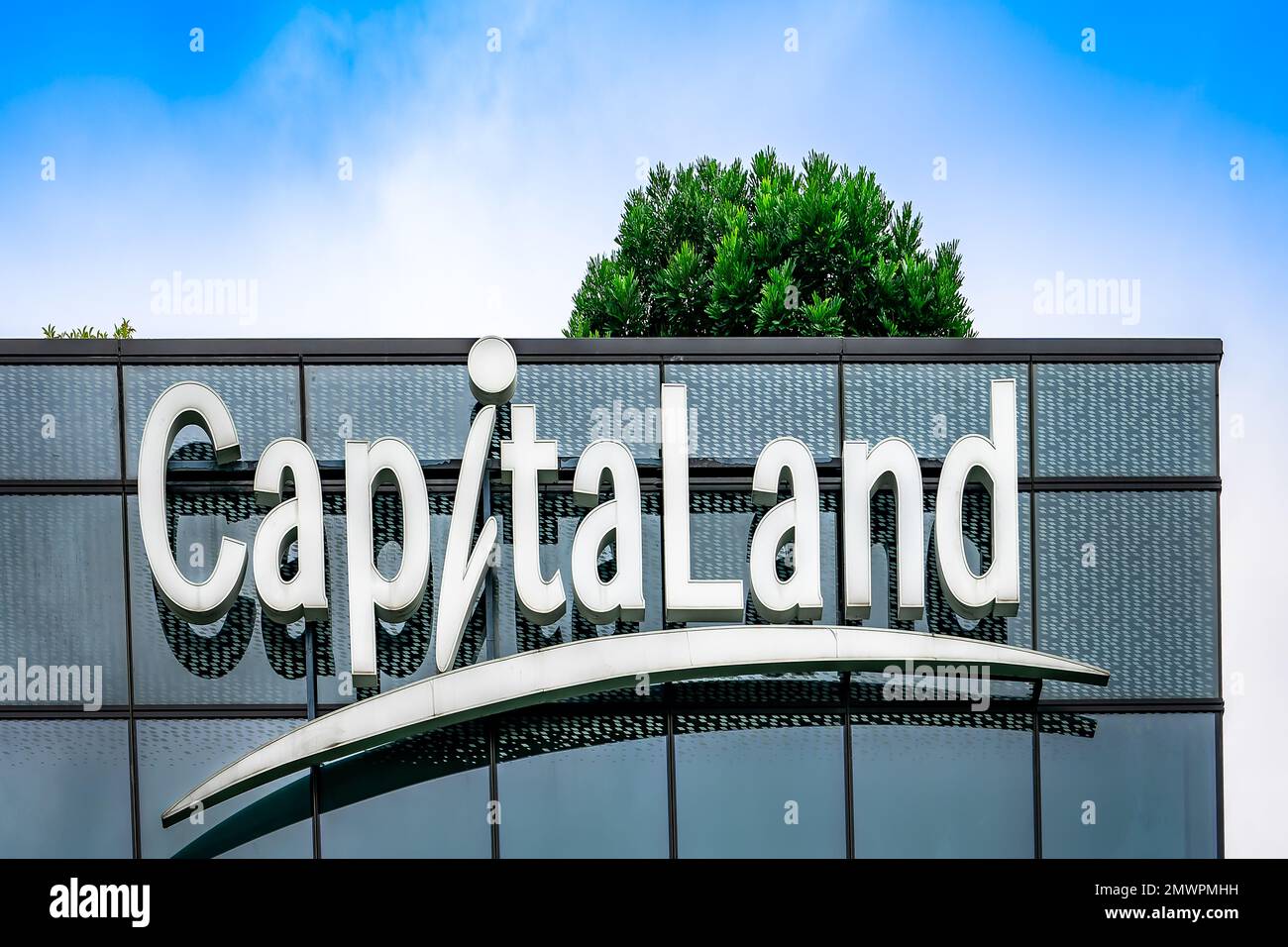 CapitaLand è un'azienda con sede a Singapore che si concentra sugli investimenti, lo sviluppo e la gestione del settore immobiliare. Foto Stock