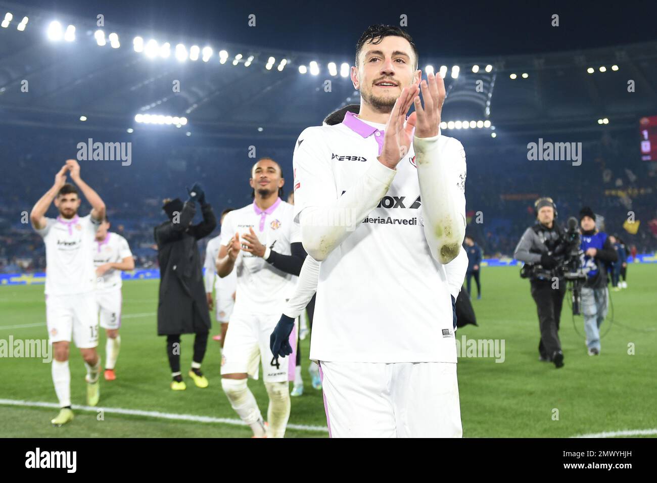 Roma, Italia , 01st Febbraio , 2023 nella foto da sinistra a destra, Alex Ferrari di Cremonese festeggia la vittoria al termine della partita Durante la partita di calcio Italia Roma vs Cremonese Credit: Massimo Insabato/Alamy Live News Foto Stock