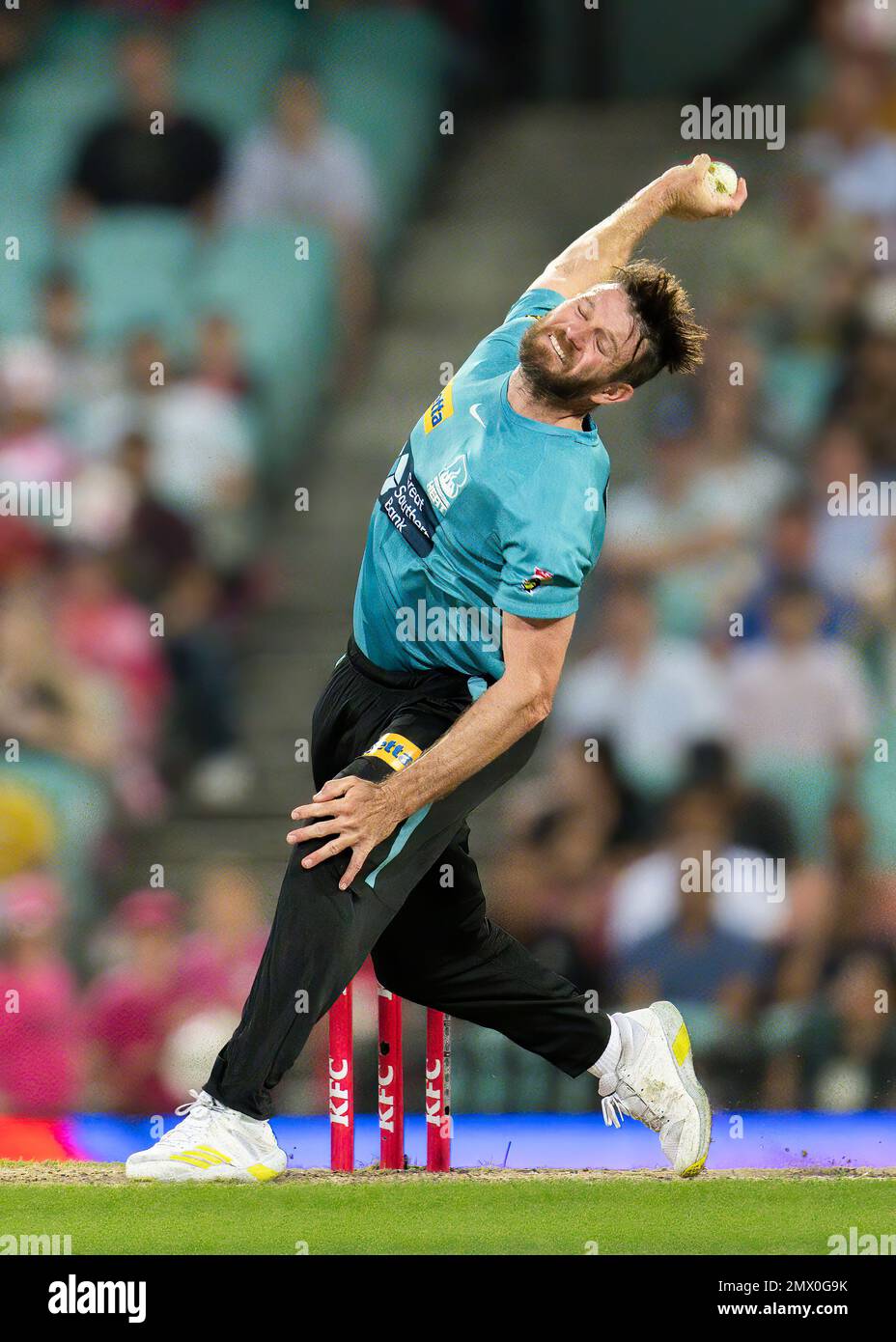 Michael Neser delle coppe riscaldate durante la partita della Big Bash League maschile tra i Sydney Sixers e il Brisbane Heat al Sydney Cricket Ground, il 02 febbraio 2023, a Sydney, Australia. (FOTO : IZHAR KHAN) IMMAGINE LIMITATA AD USO EDITORIALE - RIGOROSAMENTE NESSUN USO COMMERCIALE Foto Stock