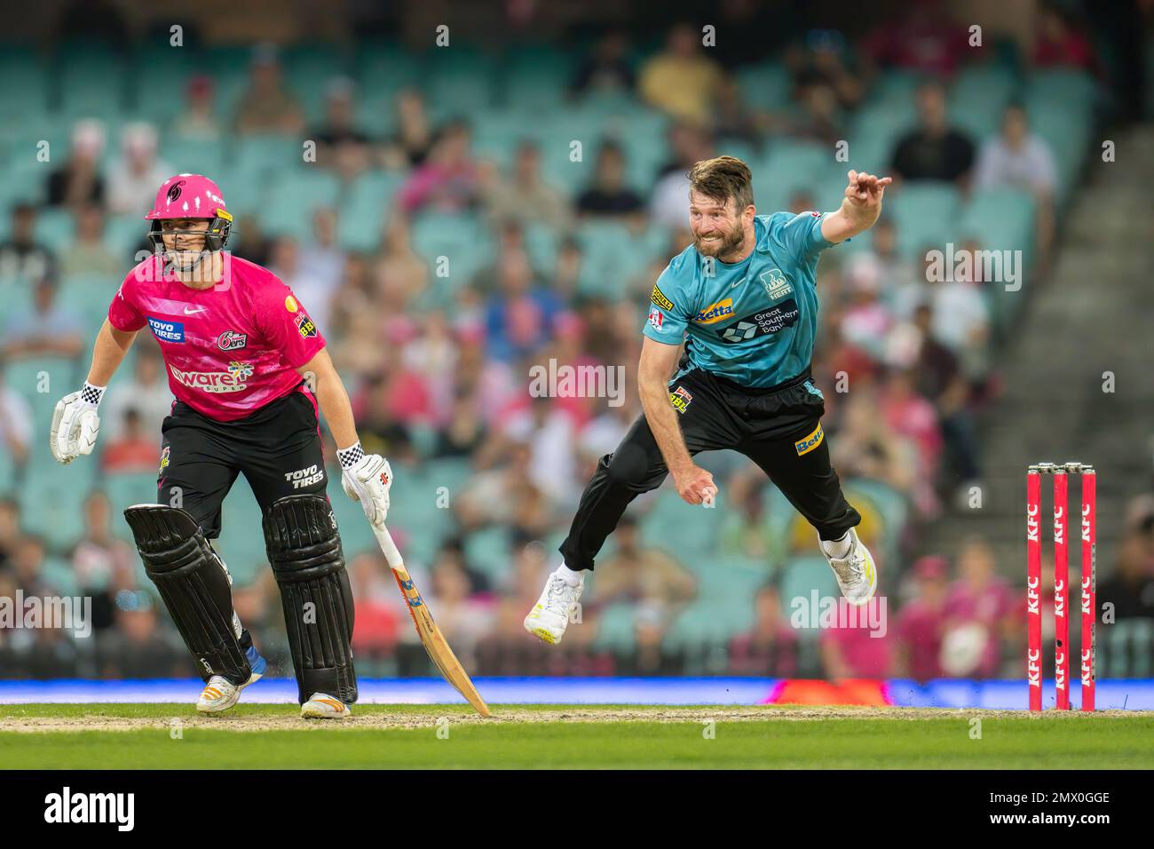 Michael Neser delle coppe riscaldate durante la partita della Big Bash League maschile tra i Sydney Sixers e il Brisbane Heat al Sydney Cricket Ground, il 02 febbraio 2023, a Sydney, Australia. (FOTO : IZHAR KHAN) IMMAGINE LIMITATA AD USO EDITORIALE - RIGOROSAMENTE NESSUN USO COMMERCIALE Foto Stock