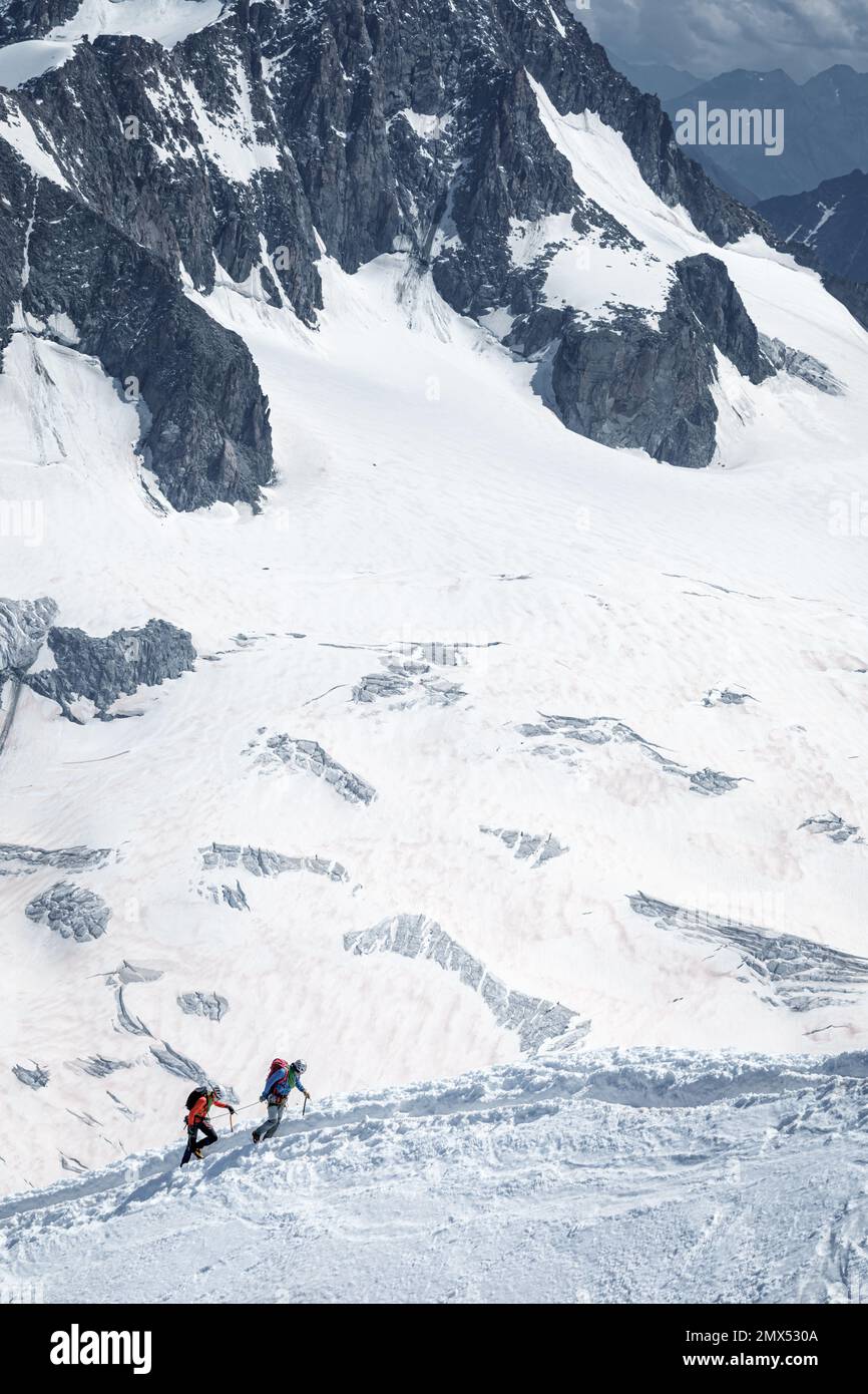 Un gruppo di alpinisti sulle pendici Mont Blanc, Chamonix, Francia Foto Stock