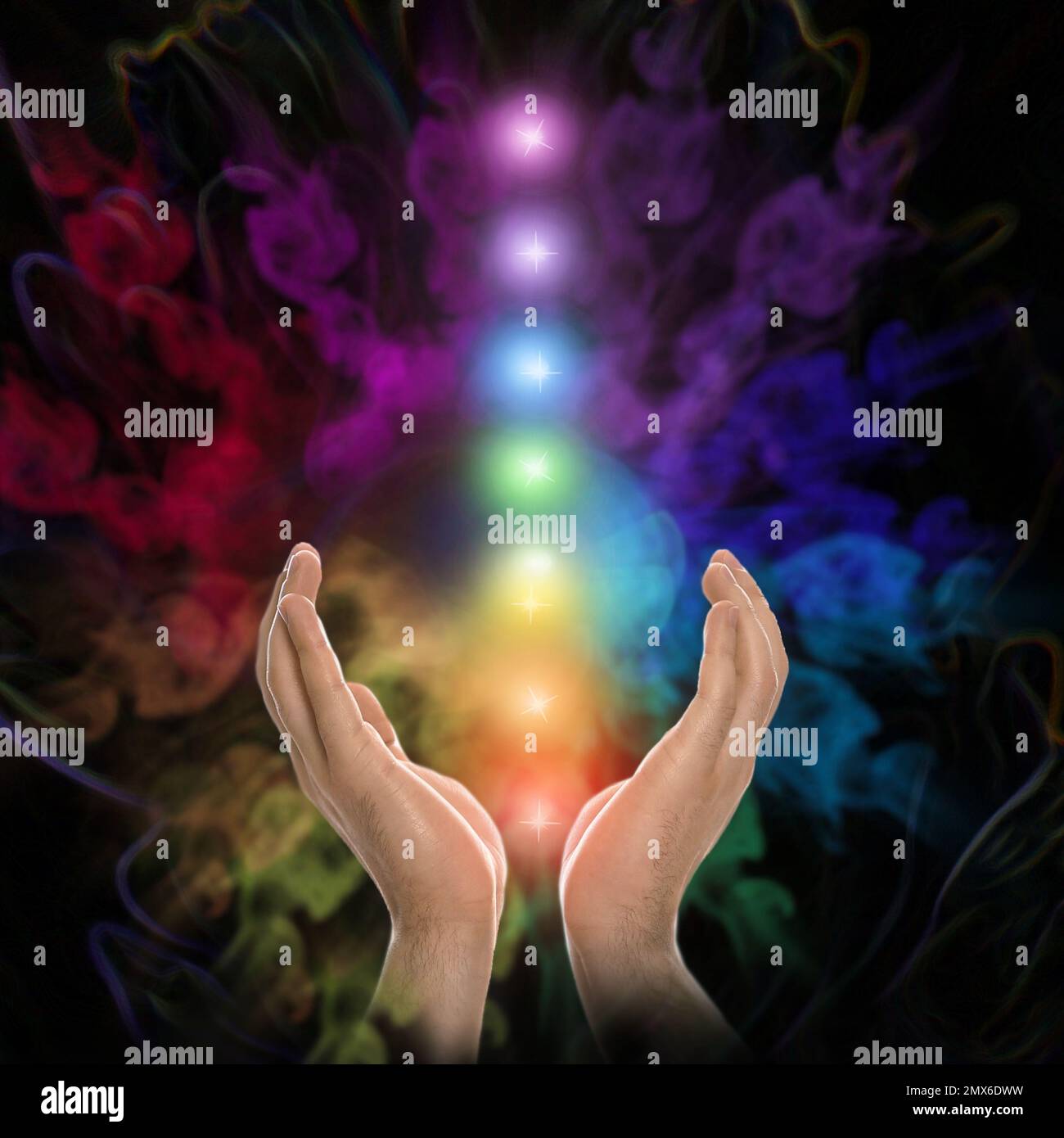 Vista in primo piano dei punti uomo e chakra. Energia guaritrice Foto Stock