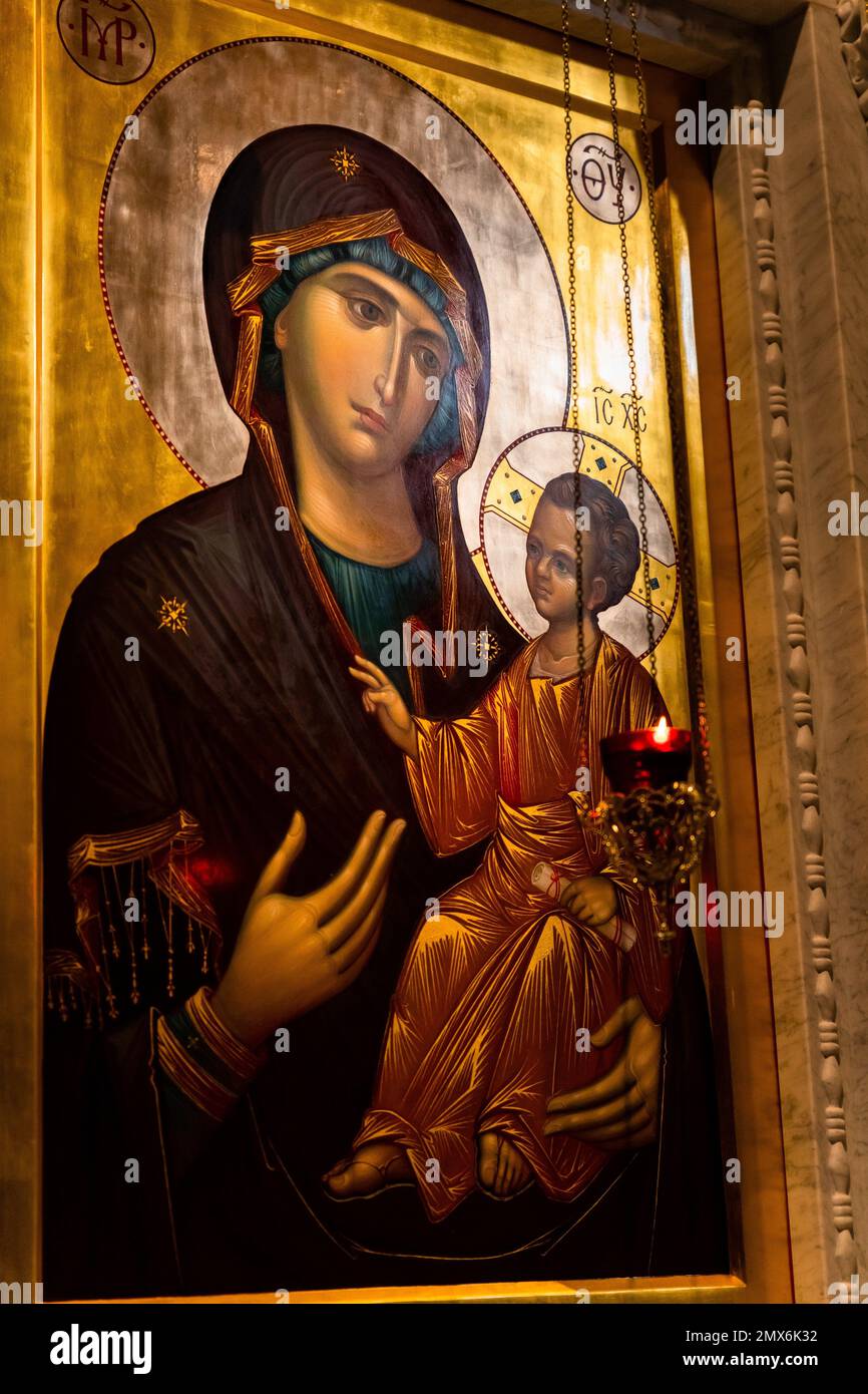 Belgrado, Serbia: Icona di Maria la Madre di Dio con suo figlio Gesù Cristo in stile bizantino ortodosso teple chiamato Santa Sava a Belgrado, Serbia. Foto Stock