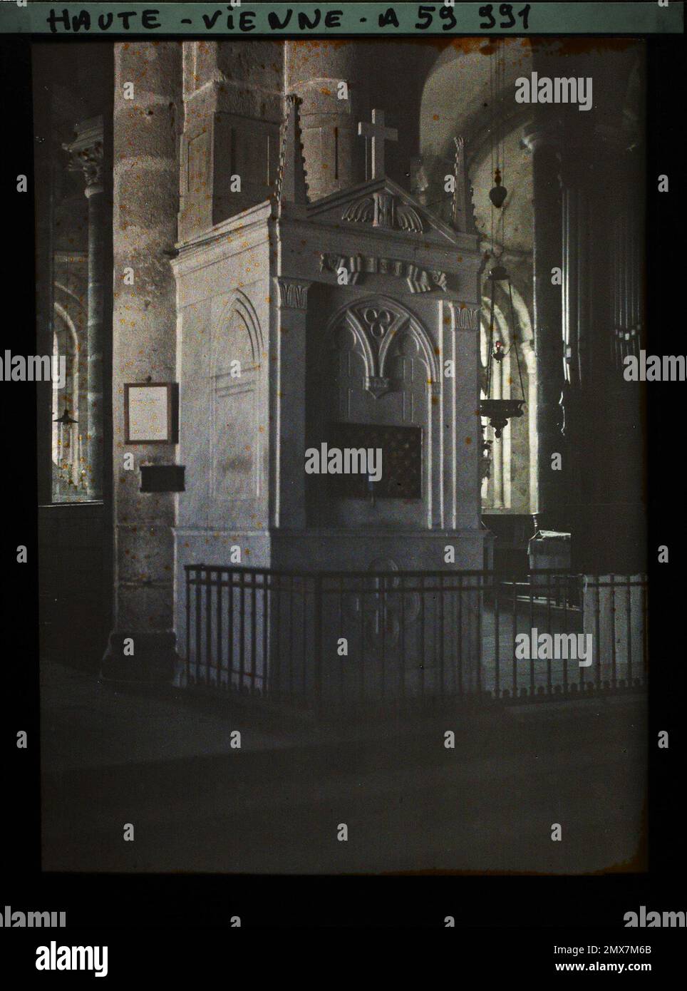 Le Dorat, Francia Reliquario in marmo neogotico di Saint-Israel , 1929 - Province francesi - Stéphane Passet - (marzo 26 - maggio 18) Foto Stock