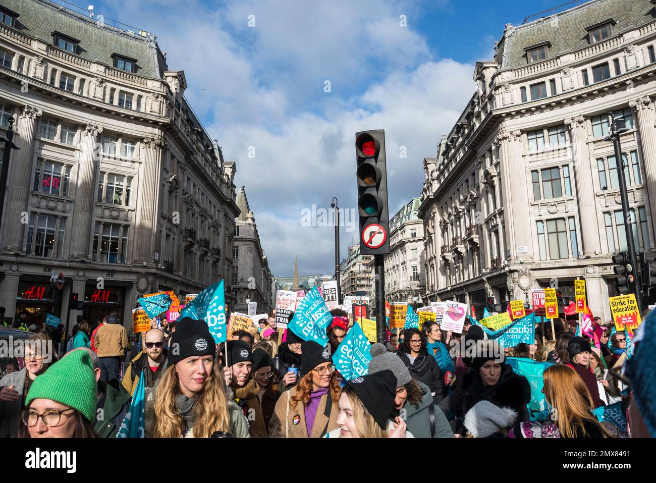 Insegnanti e funzionari pubblici si uniscono allo sciopero di massa sul "walkout Mercoledì", Londra, Regno Unito. 01/02/2023 Foto Stock
