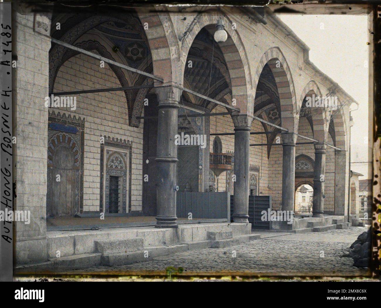 Sarajevo, Bosnia-Erzegovina ingresso alla Grande Moschea , 1912 - Balcani, Italia - Jean Brunhes e Auguste Léon - (ottobre 13 - 27) Foto Stock