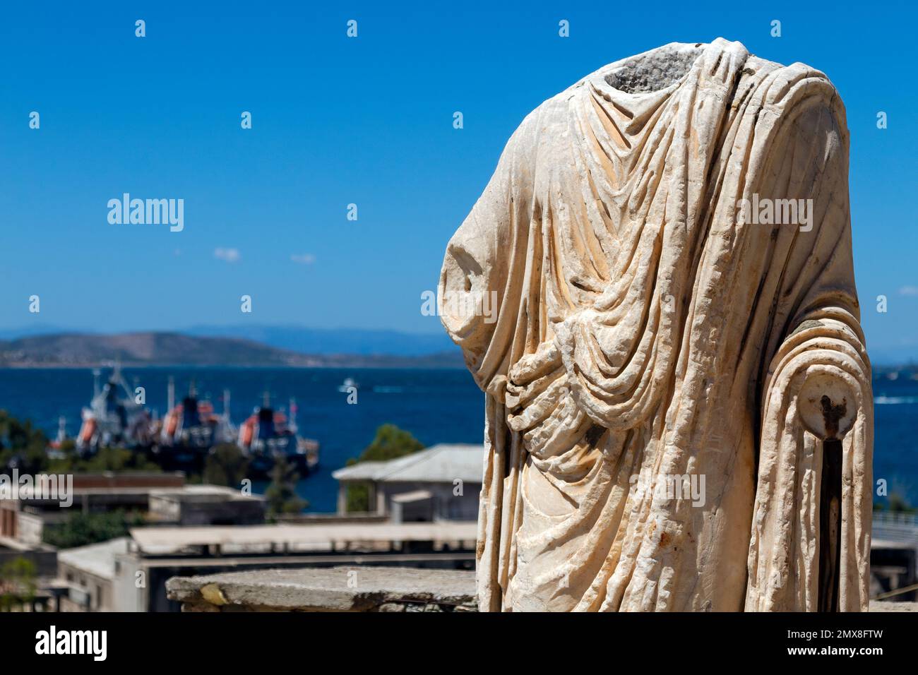 Statua di epoca romana presso il sito archeologico di ELEFSIS, Grecia, la capitale europea della cultura del 2023. Foto Stock