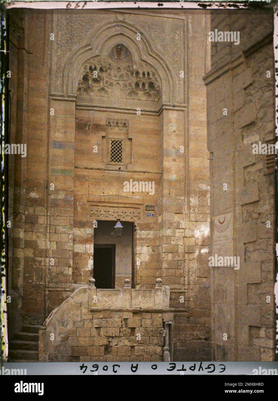 Cairo, Egitto, Africa porta la moschea di Qaitbay , 1914 - Egitto - Auguste Léon - (gennaio-febbraio) Foto Stock
