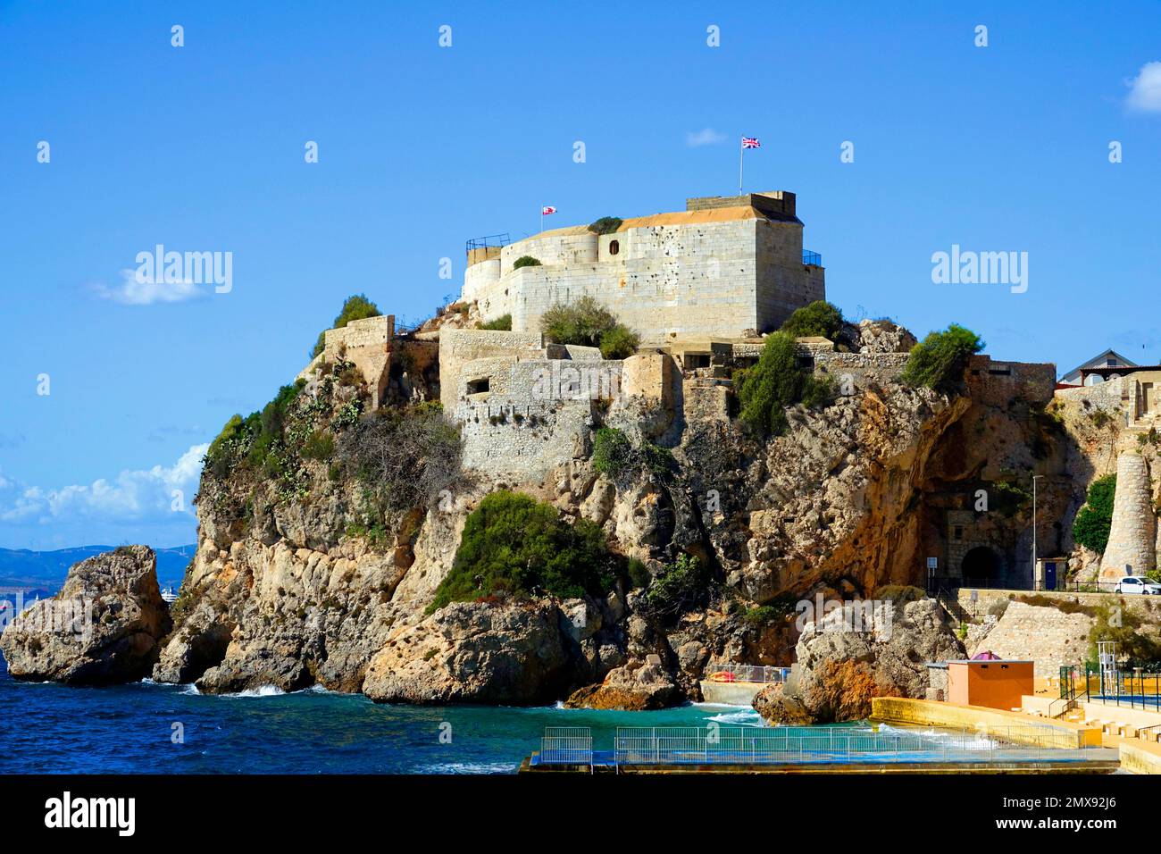 Fort Lovrijenac, conosciuto anche come Gibralter di Dubrovnik, è un territorio britannico d'oltremare e una città situata all'estremità meridionale della penisola iberica Foto Stock