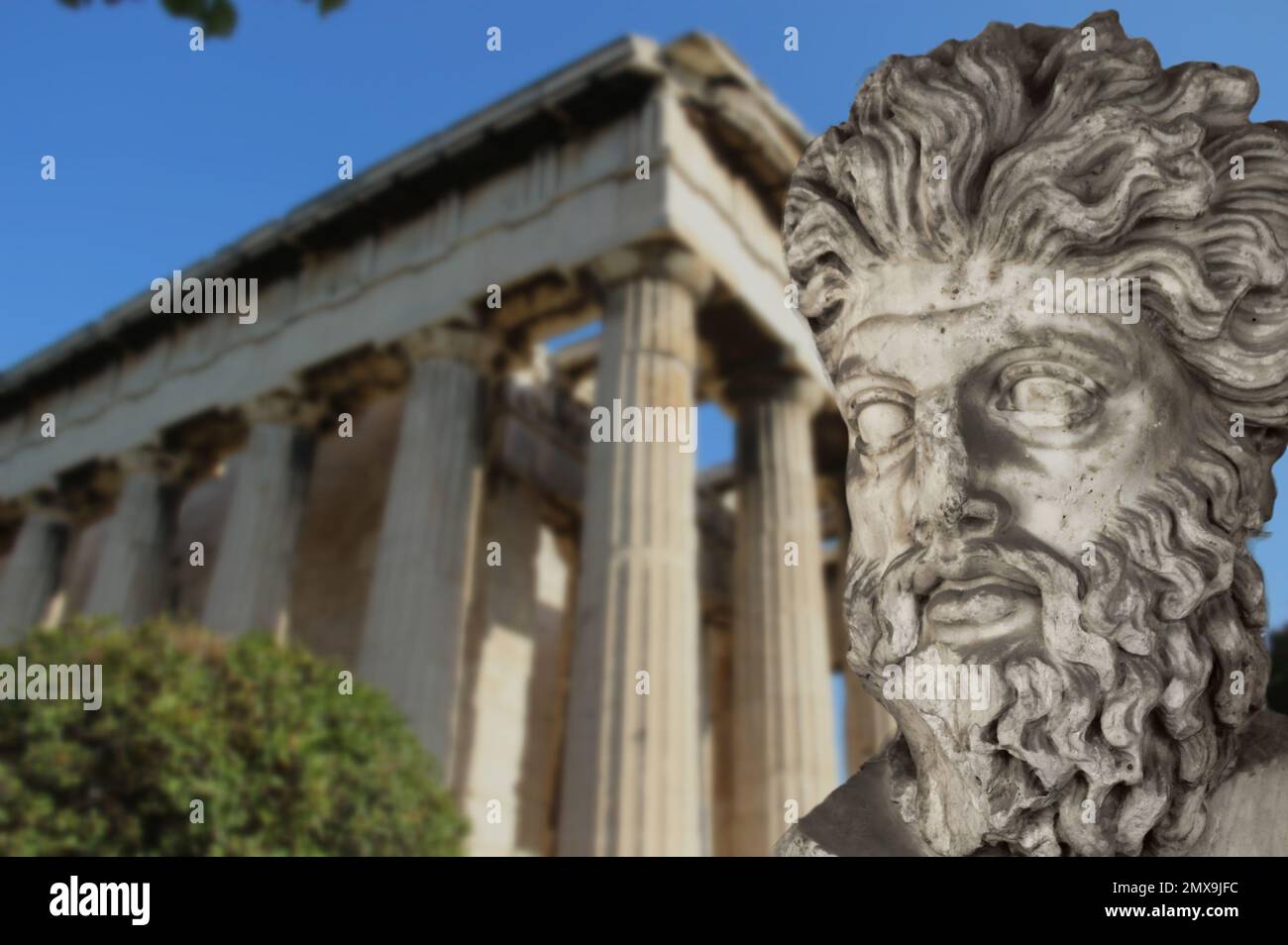 Il Tempio di Efesto è un tempio dorico peripterale greco ben conservato, dedicato ad Efesto, situato nell'Agorà di Atene Foto Stock