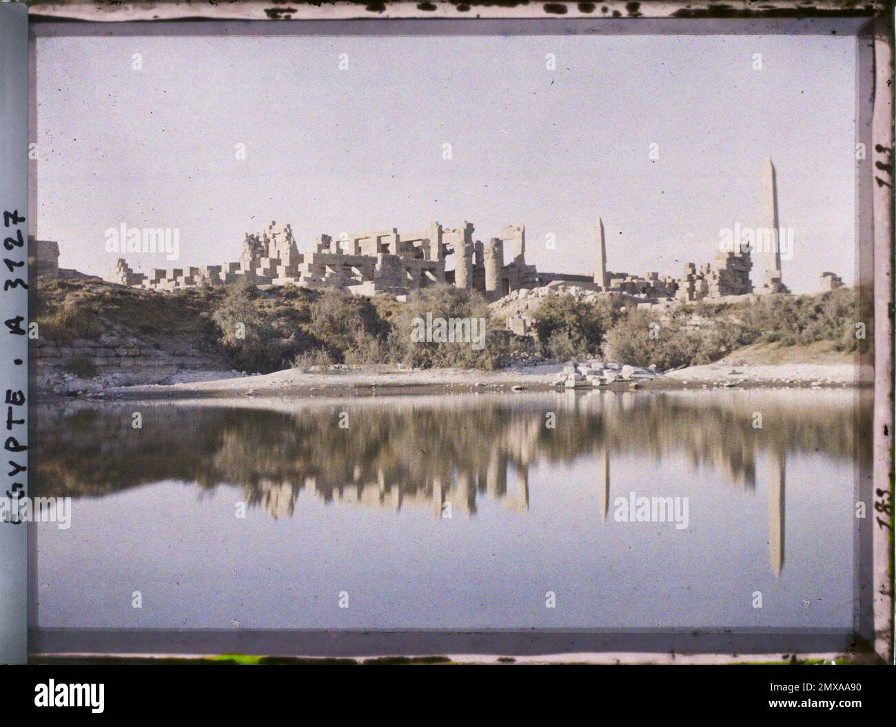 Karnak, Egitto, Africa visto dalla facciata settentrionale del tempio di Amon Range , 1914 - Egitto - Auguste Léon - (gennaio-febbraio) Foto Stock