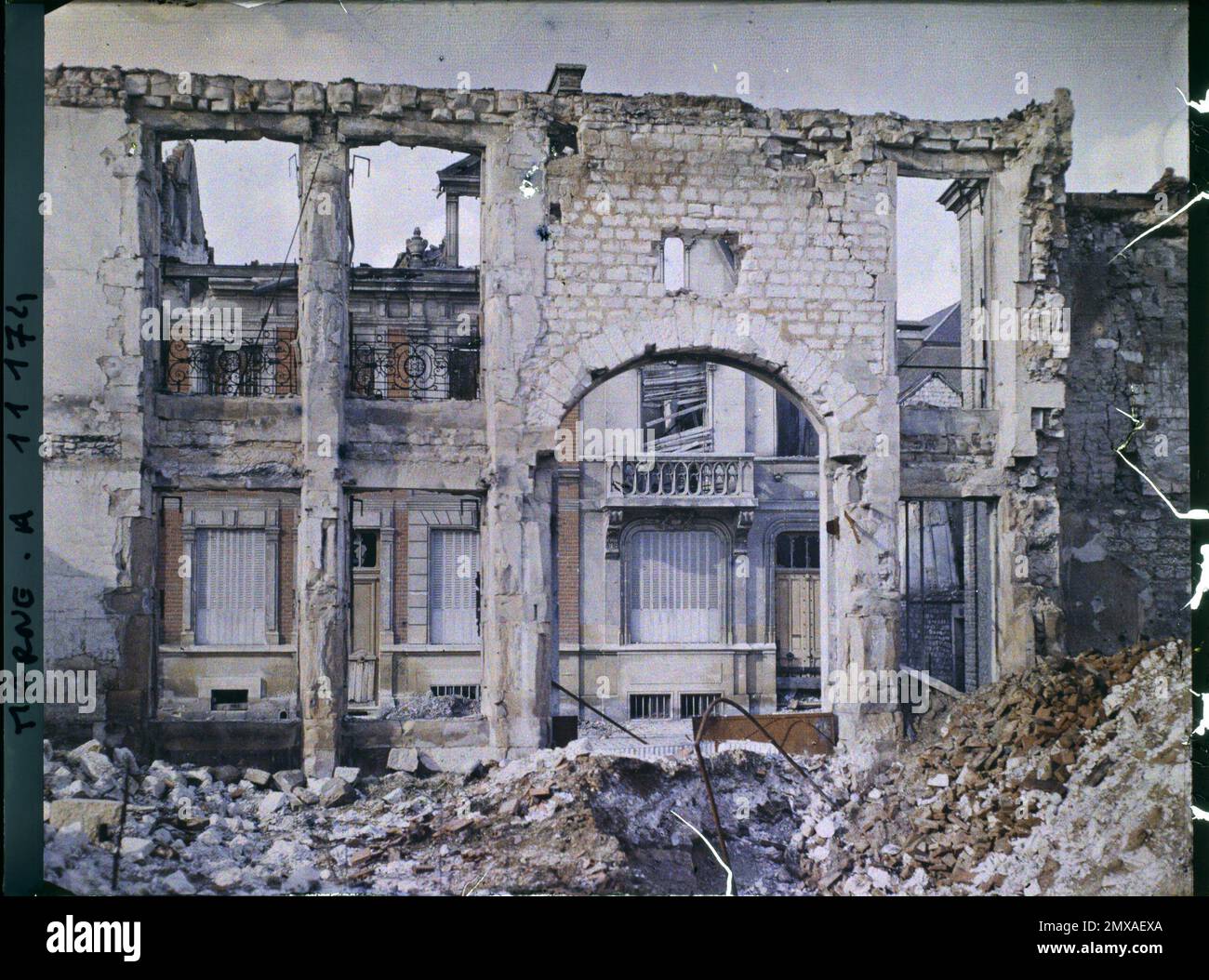 Reims, Marne, Champagne, Francia Una casa in rovina, rue Eugène Desteuque , 1917 - Marne - Fernand Cuville (sezione fotografica degli eserciti) Foto Stock