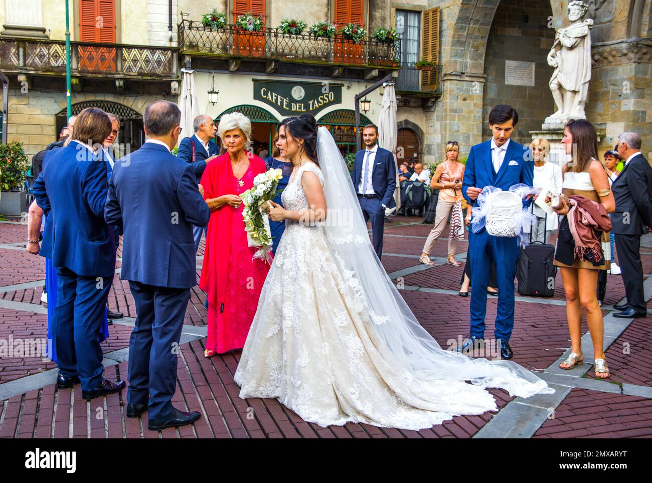 Festa di nozze in Piazza Vecchia, Bergamo, Lombardia, Italia, Bergamo, Lombardia, Italia Foto Stock