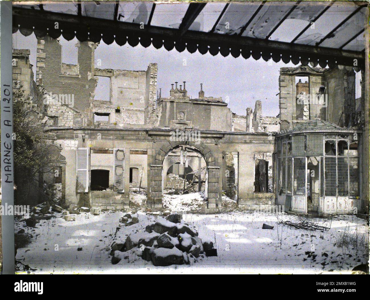 Reims, Marne, Champagne, Francia rovina dell'hotel Thiret de Prain, rue Eugéne Desteuque , 1917 - Marne - Fernand Cuville (sezione fotografica degli eserciti) Foto Stock