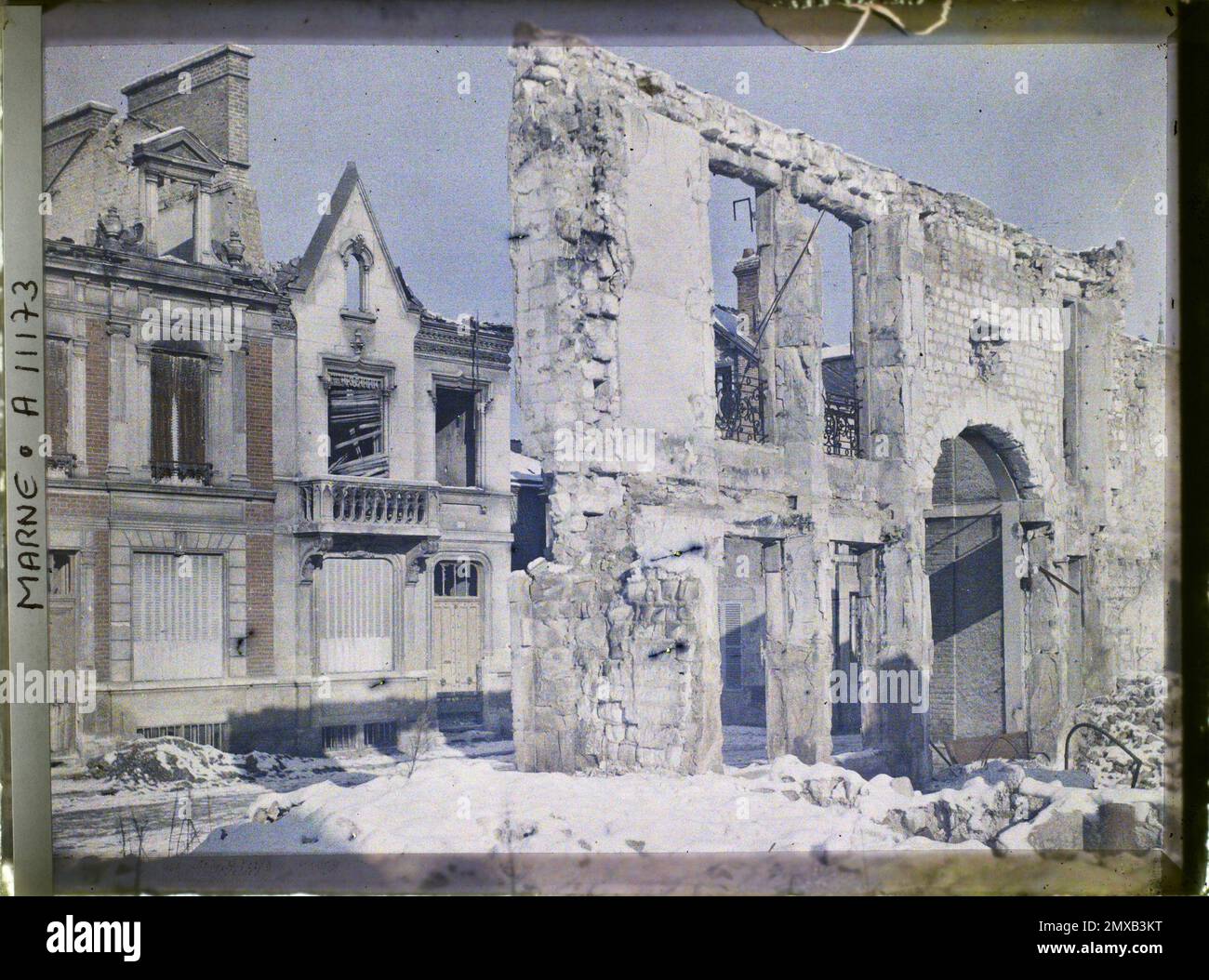 Reims, Marne, Champagne, Francia in rovina, rue Eugène Desteuque , 1917 - Marne - Fernand Cuville (sezione fotografica degli eserciti) Foto Stock