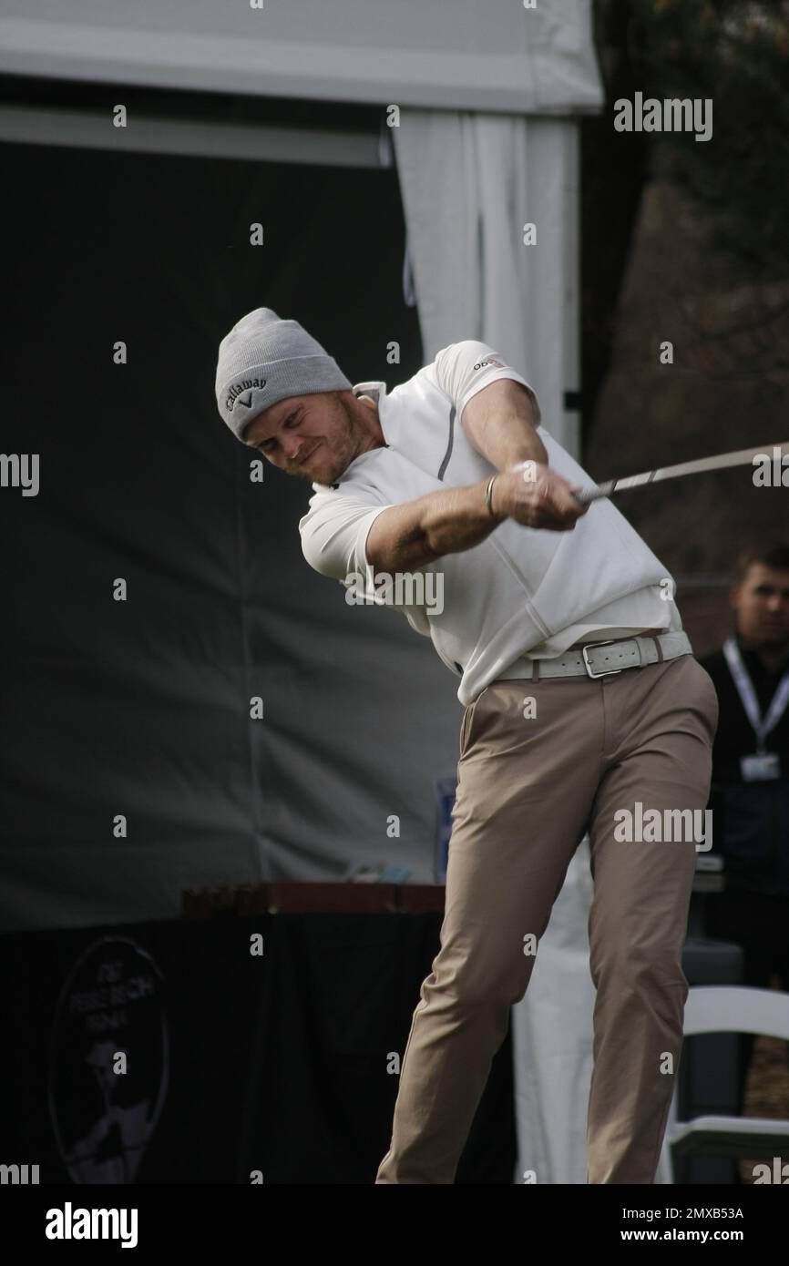 Pebble Beach, California, Stati Uniti. 2nd Feb, 2023. Danny Willett si tee al suo primo turno a Spyglass Hill all'AT&T Pro-Am PGA Golf Tournament, a Pebble Beach Links Credit: Motofoto/Alamy Live News Foto Stock