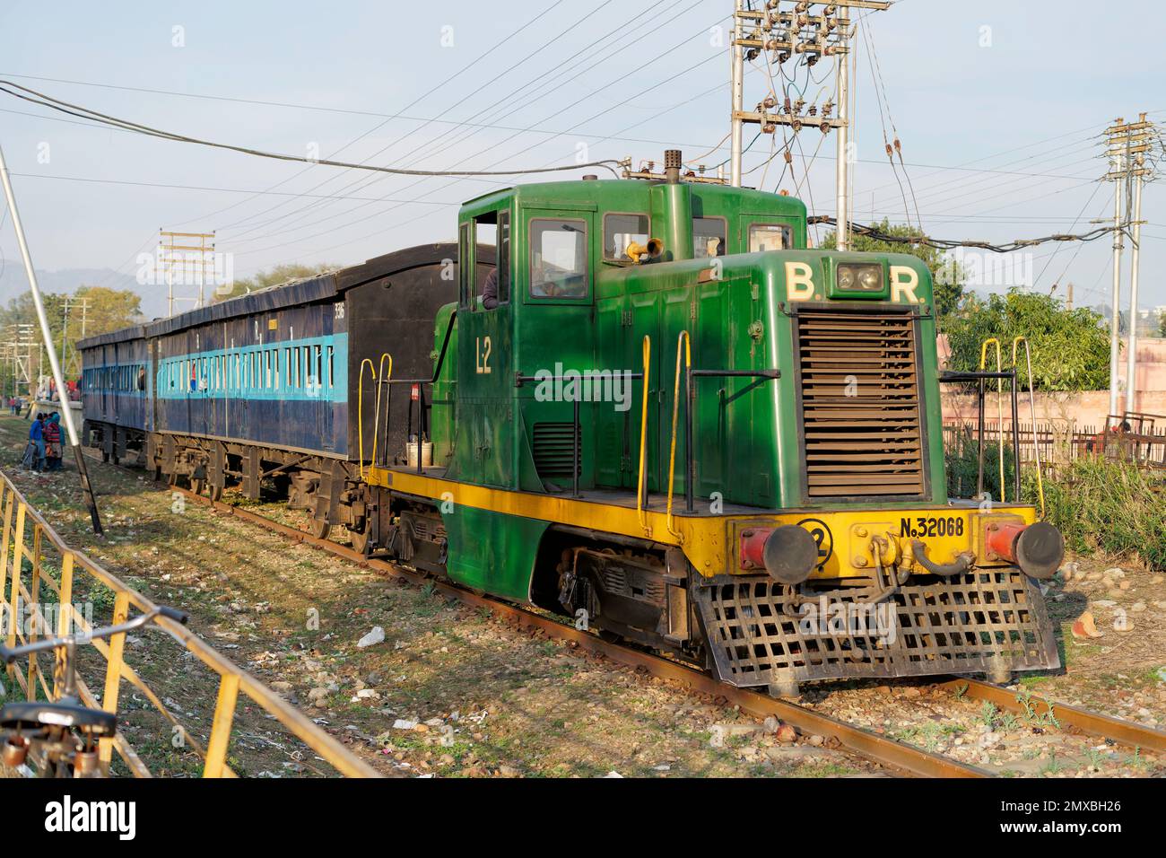 Il treno Bhakra-Nangal, questo treno particolare ha continuato a fornire corse gratuite ai suoi passeggeri per gli ultimi 73 anni in India. Heritage Railway Foto Stock