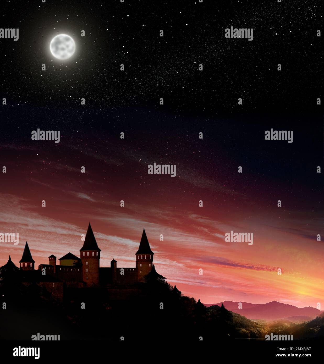 Mondo di fiaba. Magnifico castello sotto cielo stellato con luna piena Foto Stock
