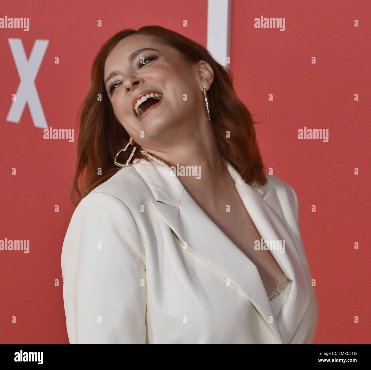 Los Angeles, Stati Uniti. 02nd Feb, 2023. Il membro del cast Rachel Bloom partecipa alla prima commedia romantica "Your Place or Mine" al Regency Village Theatre nella sezione Westwood di Los Angeles giovedì 2 febbraio 2023. Trama: Due migliori amici a lunga distanza cambiano la vita quando decide di perseguire un sogno per tutta la vita e si volontari per tenere d'occhio il figlio adolescente. Foto di Jim Ruymen/UPI Credit: UPI/Alamy Live News Foto Stock