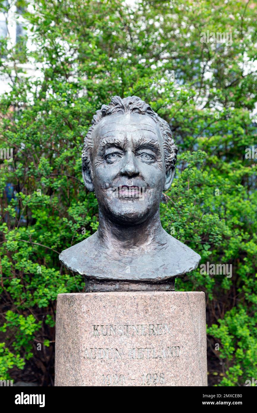 Busto dell'illustratore norvegese Audun Hetland, Bergen, Norvegia Foto Stock