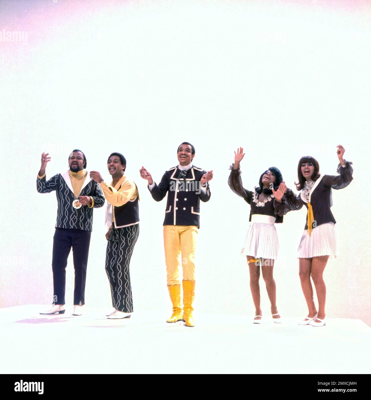 Die senta Berger Show, Personality-Show, Deutschland 1969, Regie: Heinz Liesendahl, mit dabei: The 5th Dimension, amerikanische Pop-Soul Gesangsgruppe Foto Stock