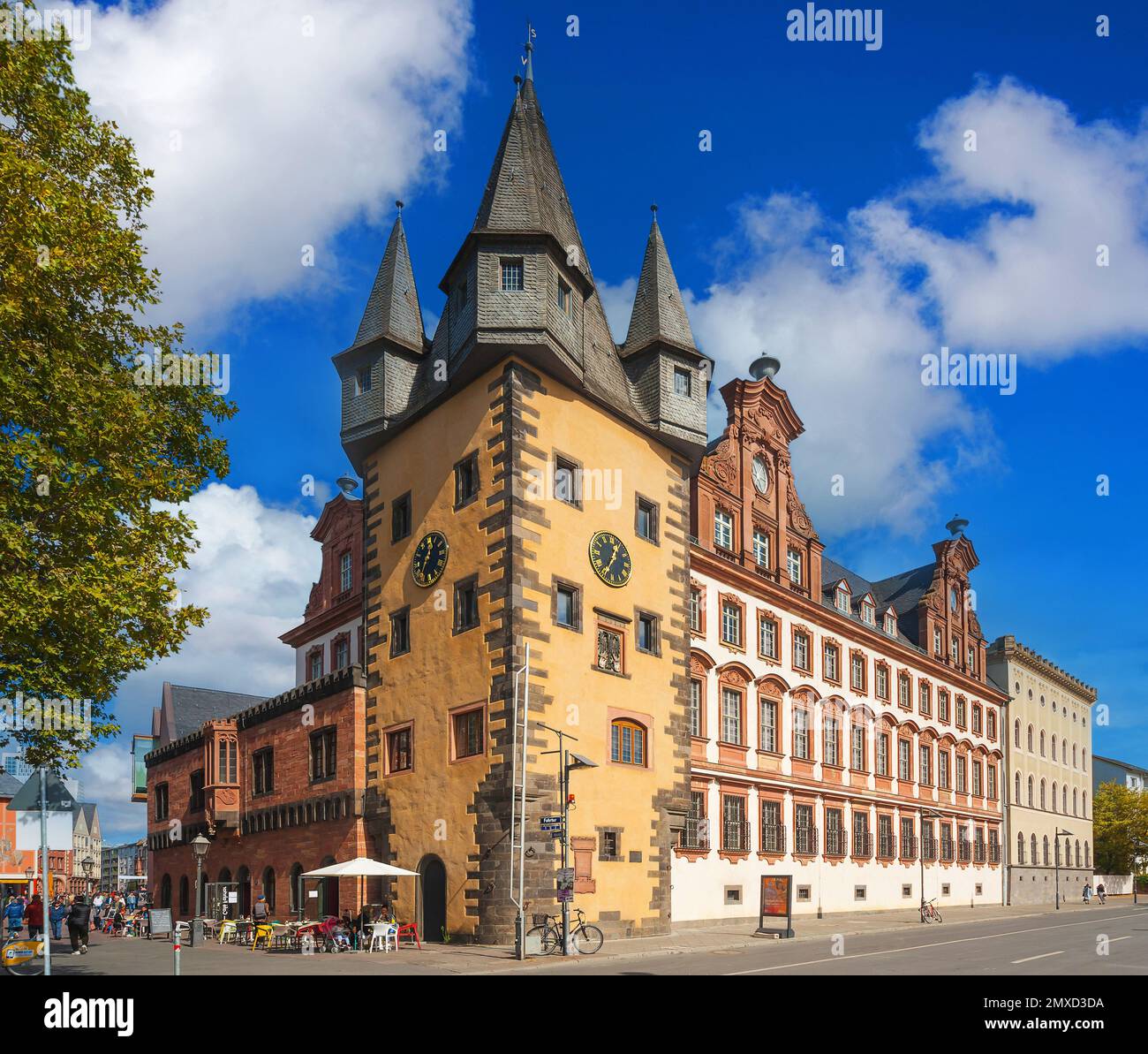 Museo storico con porta Renturm, Bernus Building e Burnitz Building, sulla sinistra la dogana, Germania, Assia, Francoforte sul meno Foto Stock