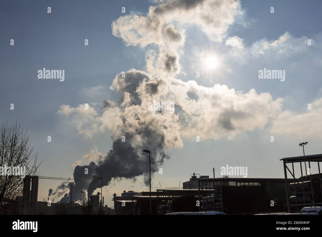 Fumatore camino industriale, Austria Foto Stock